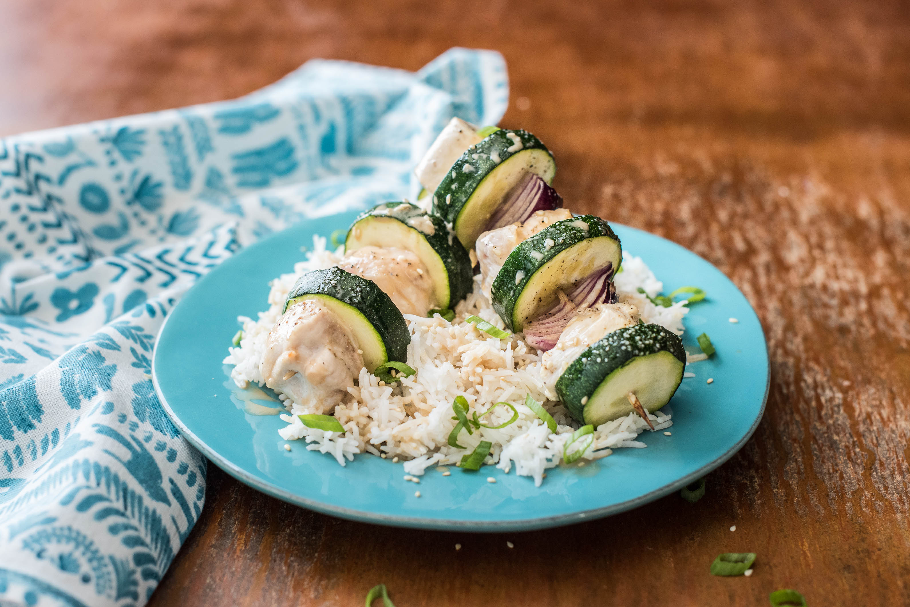 Hähnchen-Gemüse-Spieße mit Basmatireis