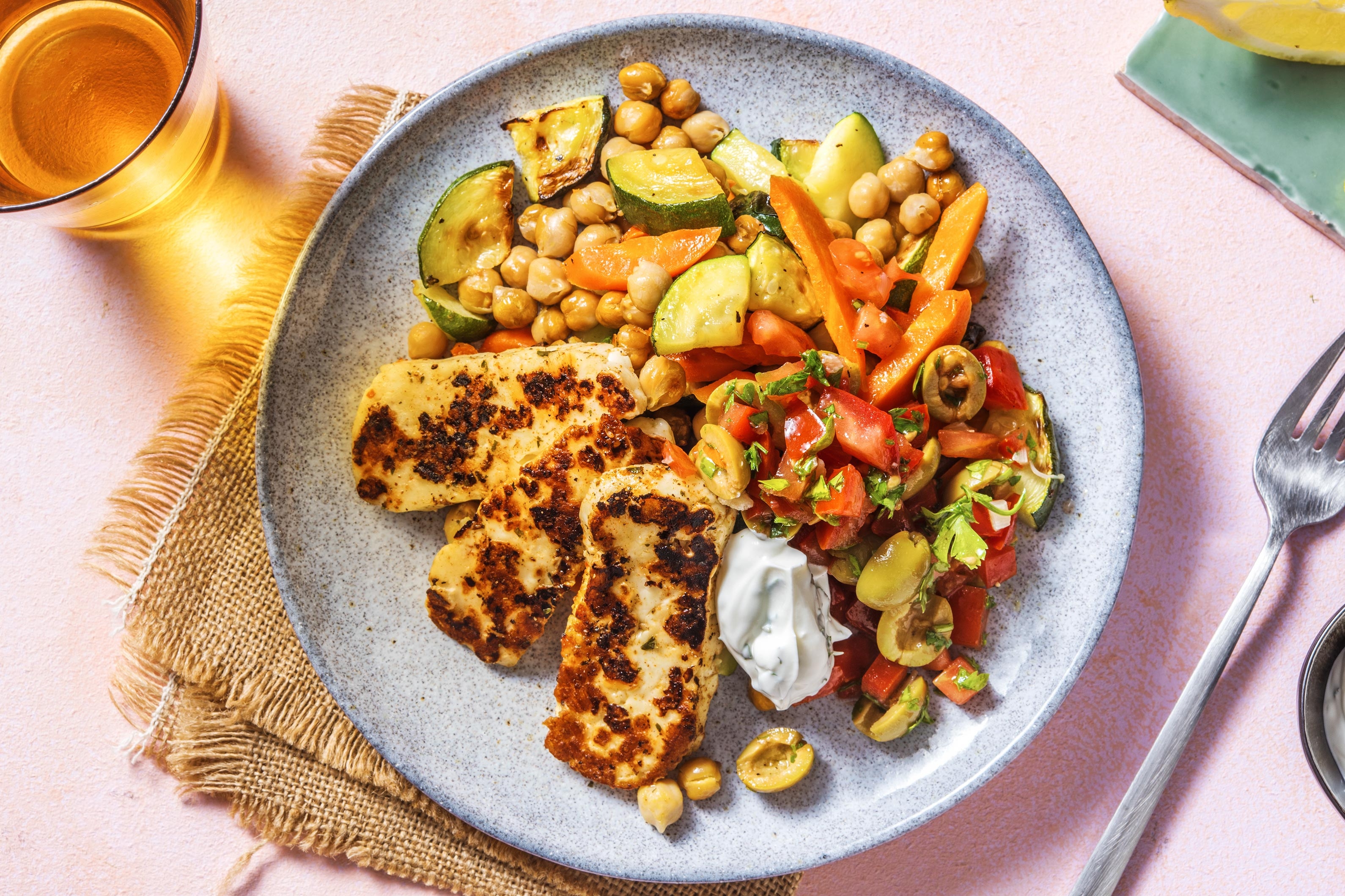 Halloumi auf gebackenem Gemüse