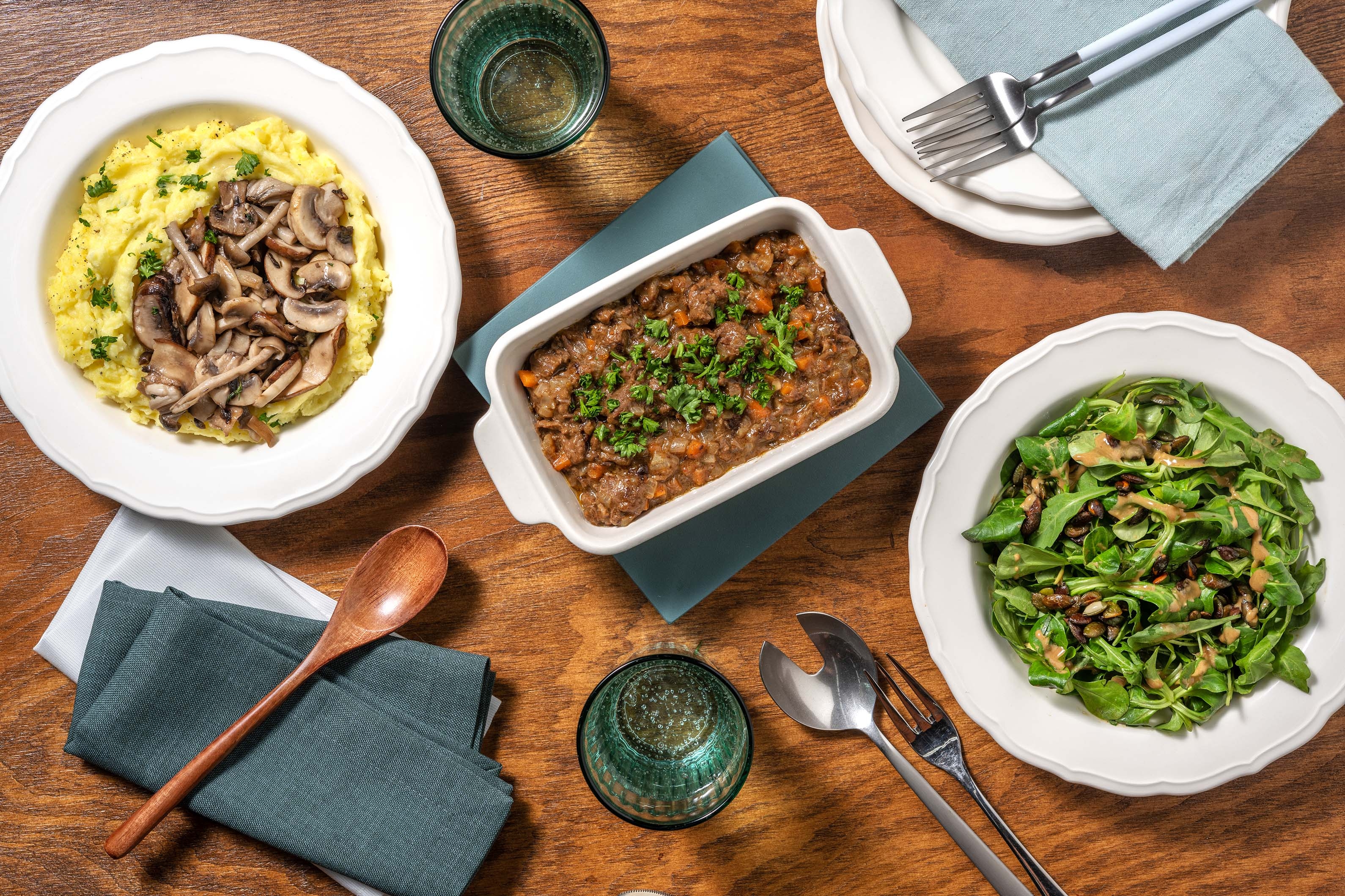 Hertenstoofpotje met aardappelpuree en paddenstoelen