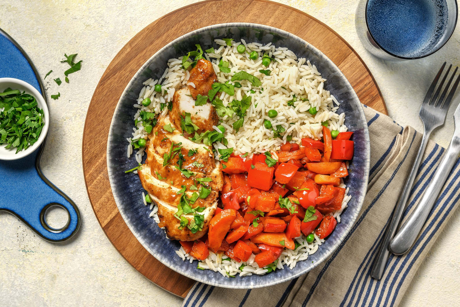 Poulet à l’indienne garni de chutney à la mangue