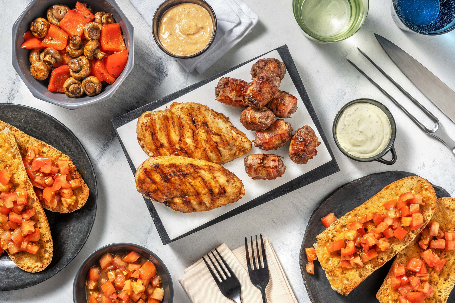 Italo-Grillplatte mit Saltimbocca-Hacktätschli