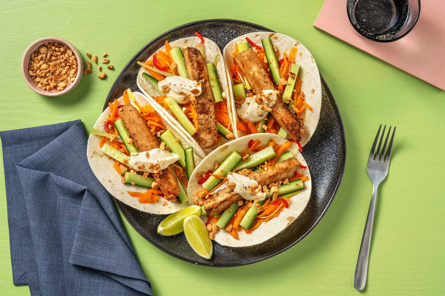 Japanische Tacos mit Umami-Tofu und Erdnuss