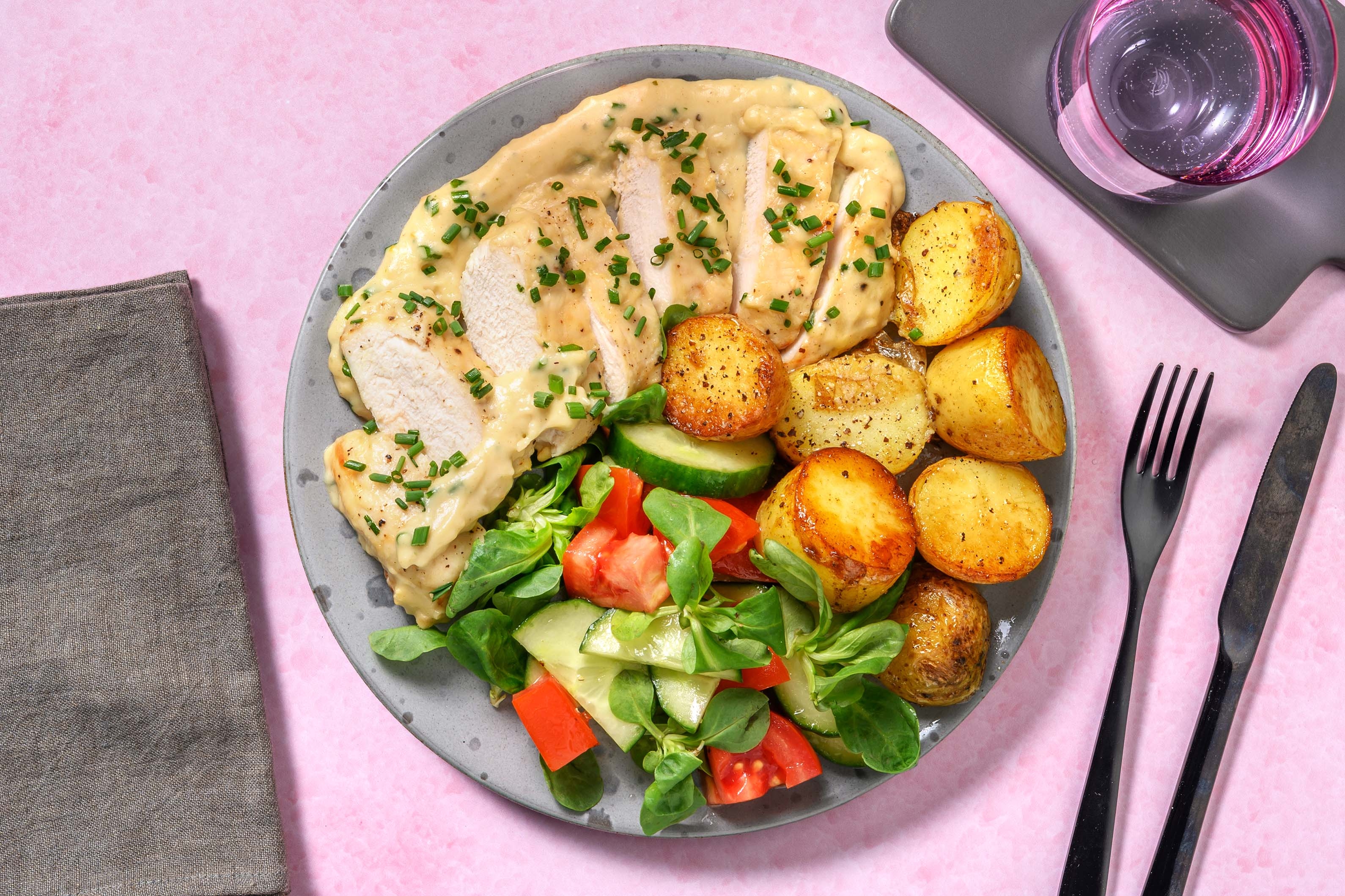 Filet de poulet en sauce crémeuse à la ciboulette
