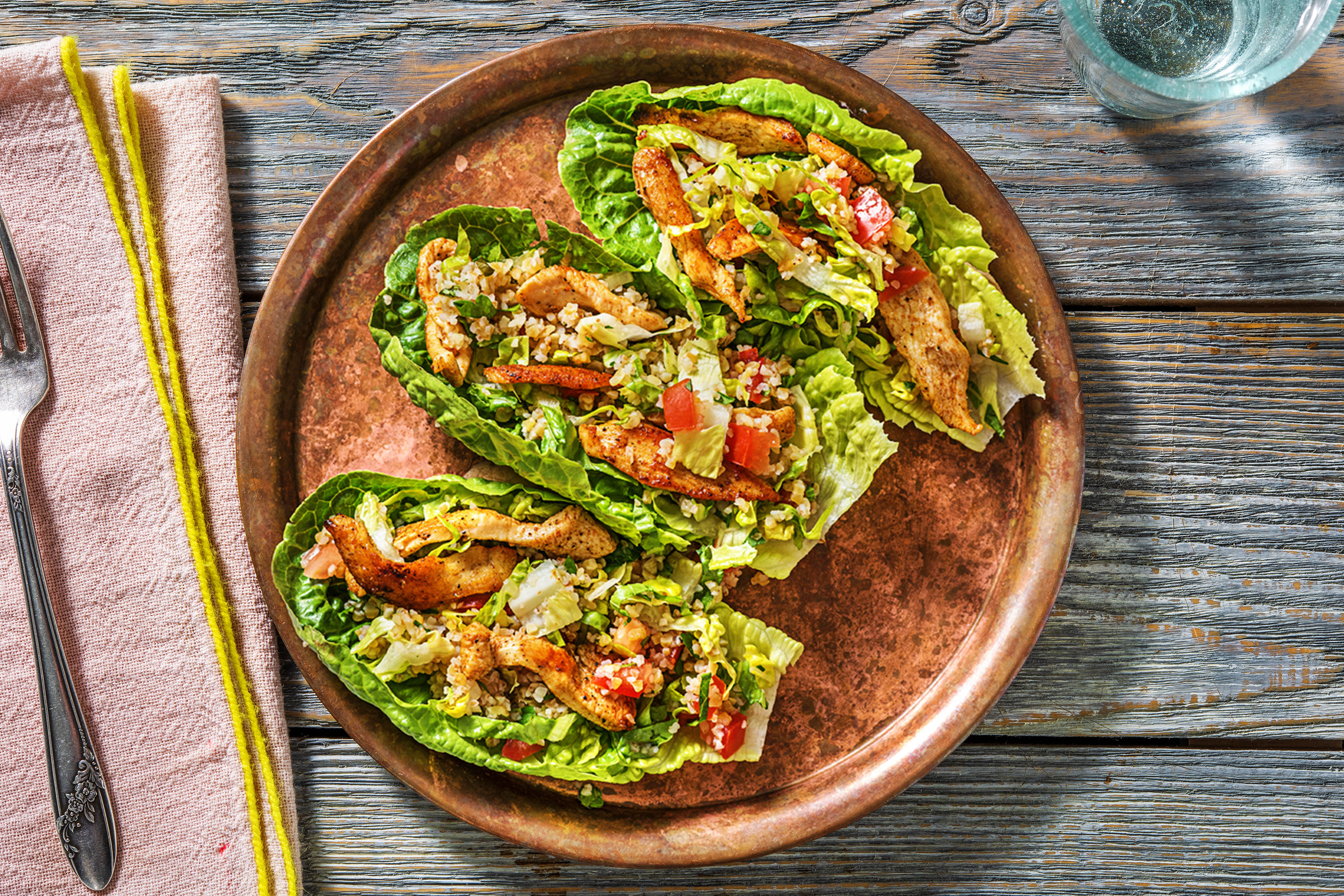 Kipgyros met kruidige tabouleh