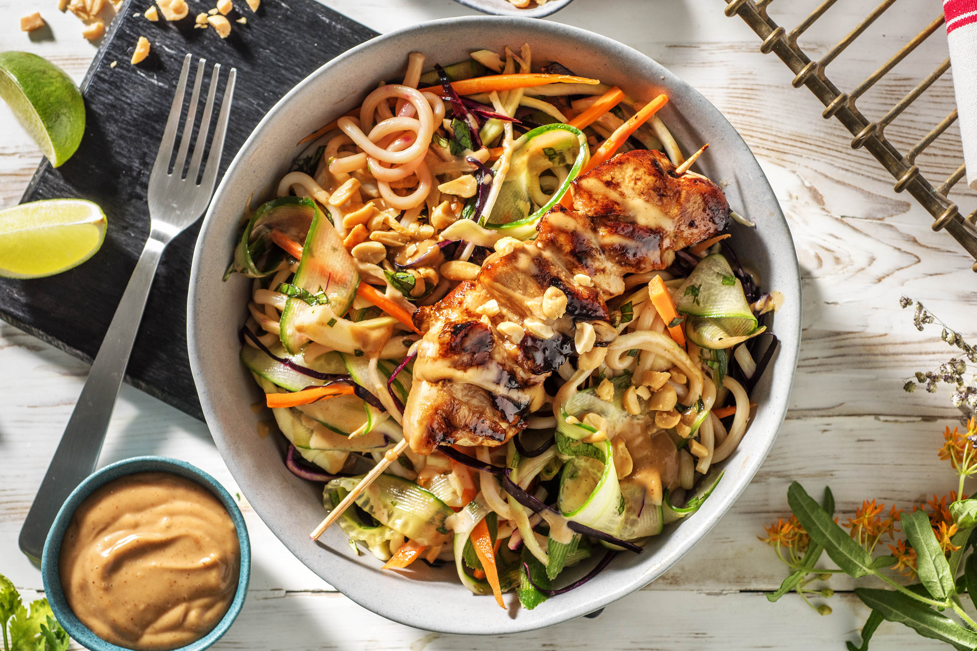 Kipsaté met zelfgemaakte pindasaus