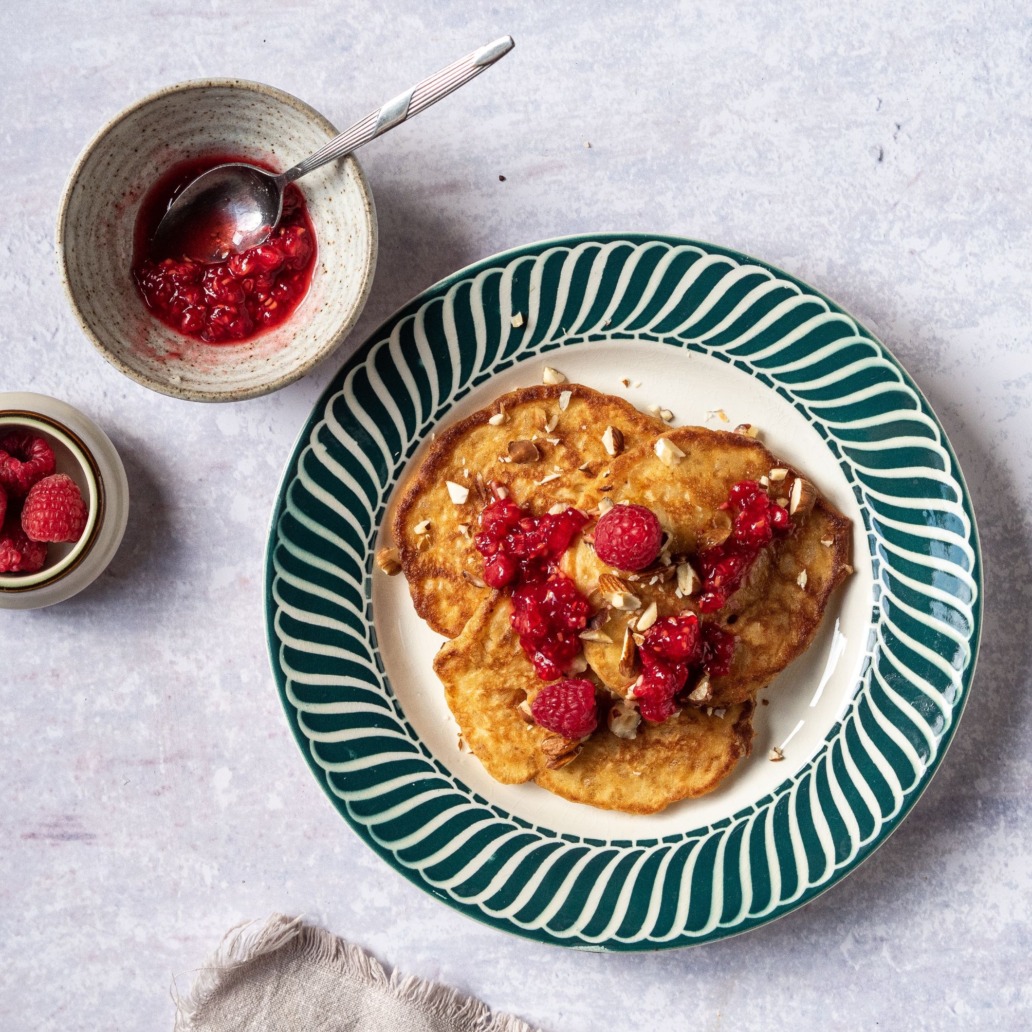 Klatkager med bær og nødder