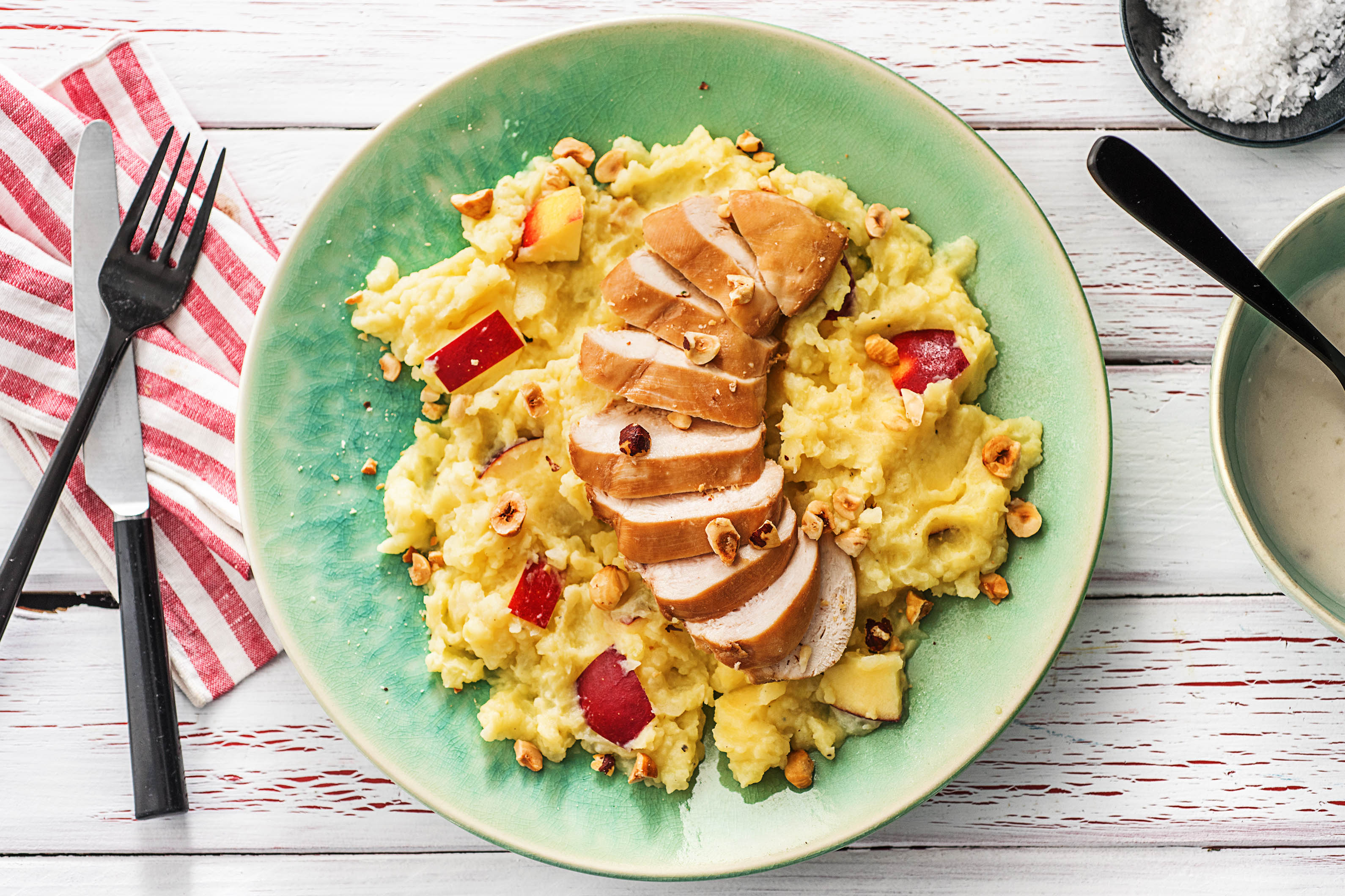 Poulet fumé et purée de chou-rave