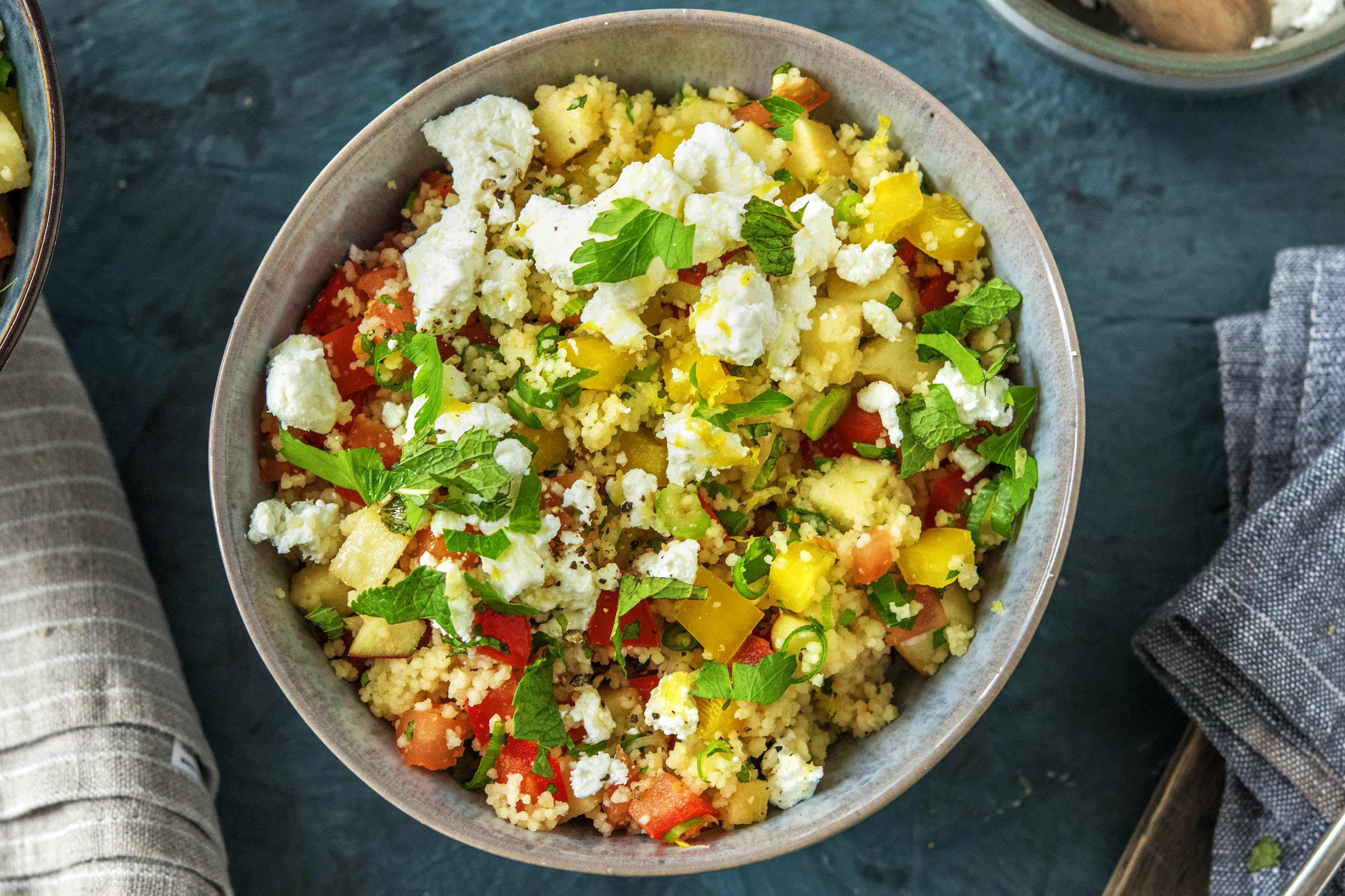 Salade de couscous au chèvre frais et aux herbes