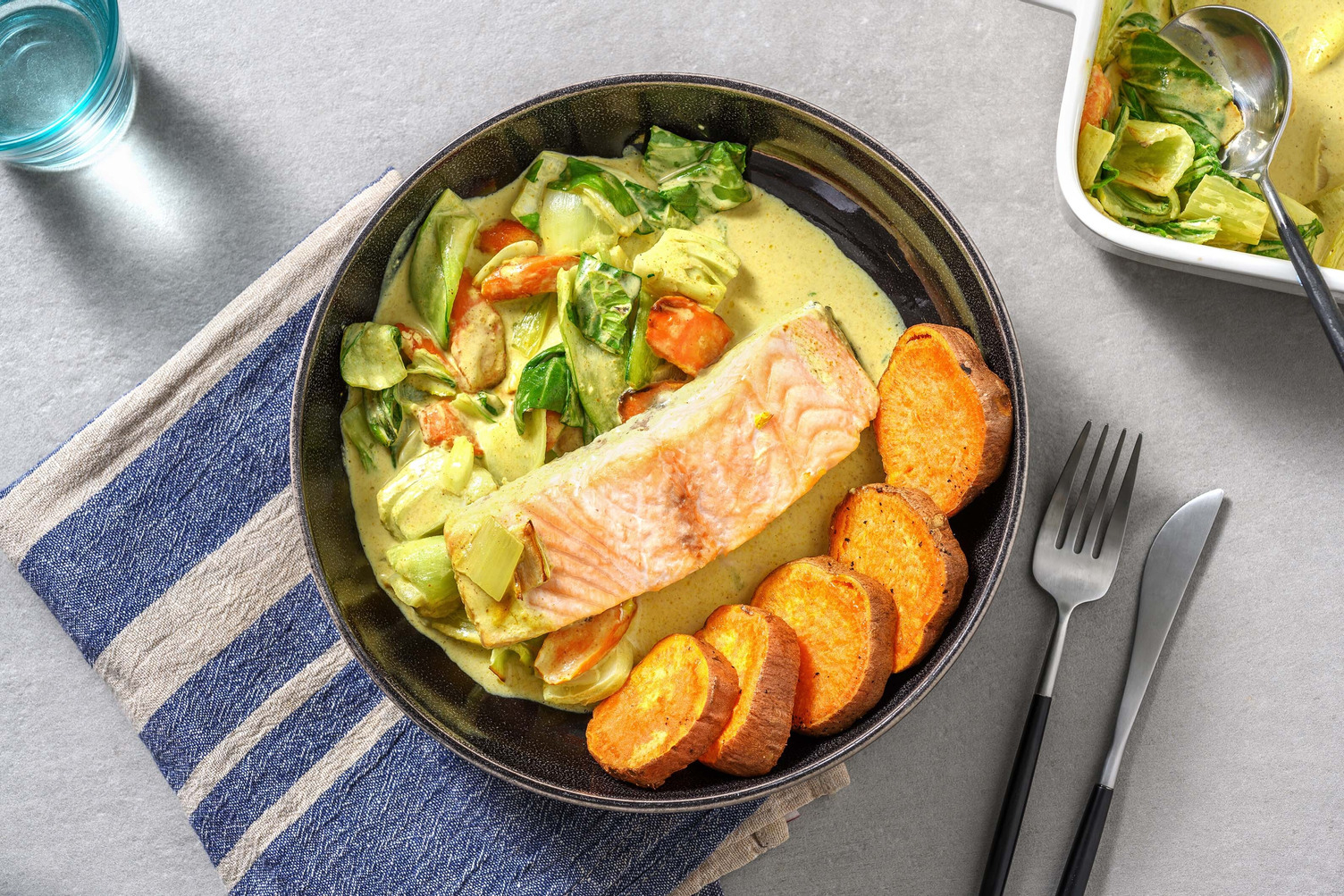 Lachs aus dem Ofen mit Kokos-Curry-Gemüse