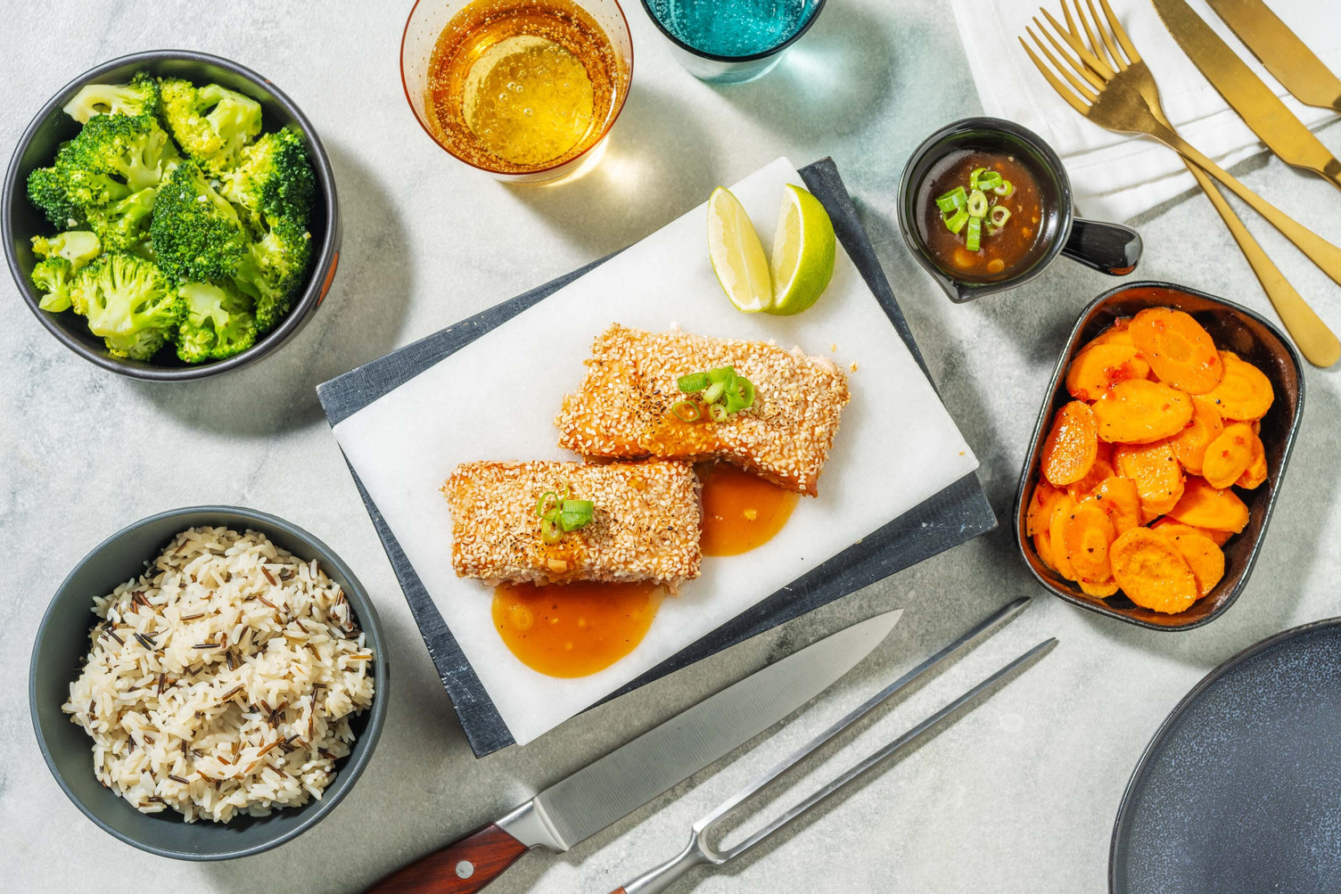 Lachsfilet im Sesammantel mit Teriyakisauce