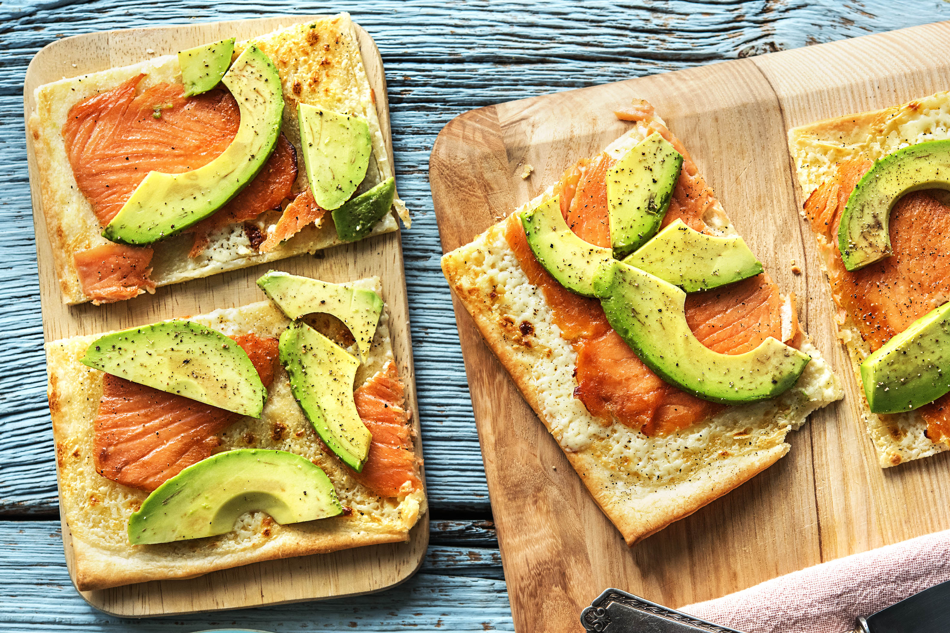 Lachspizza mit Avocado