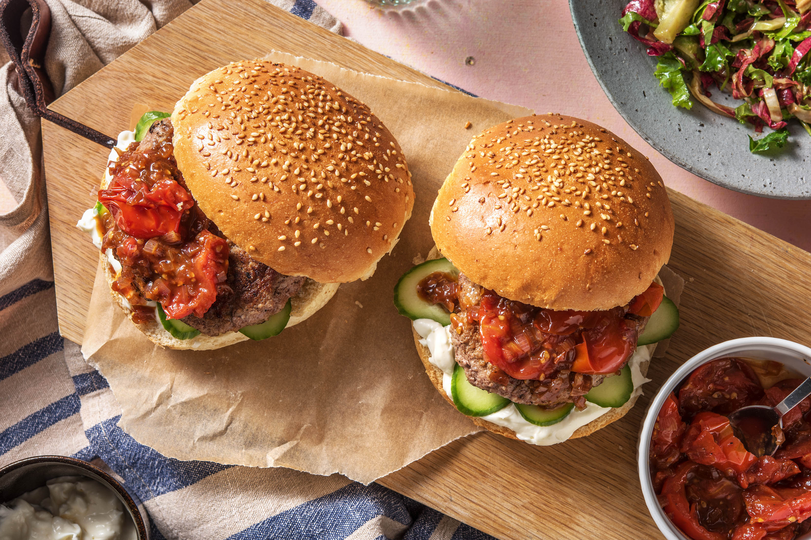 Burger à l’agneau et à la confiture de tomate
