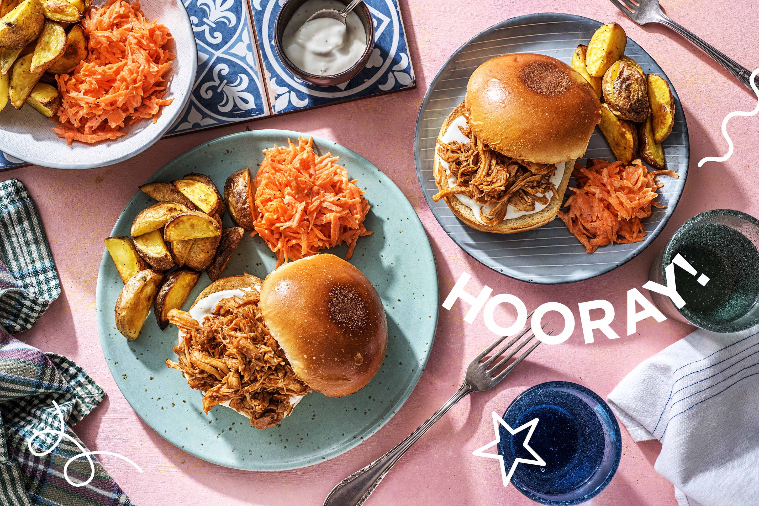 Leckere Burger mit Pulled Chicken