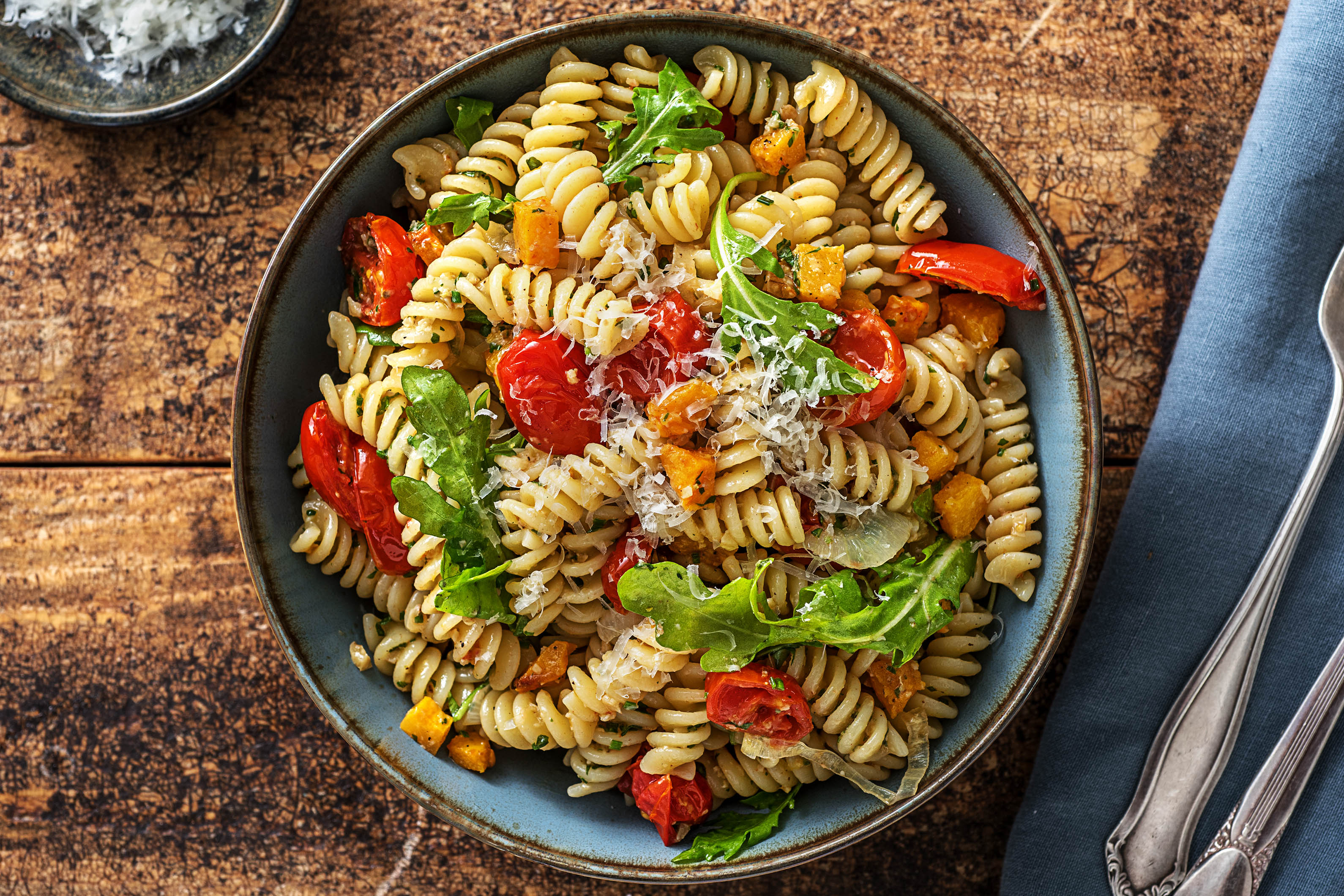 Rainbow Pesto Pasta (V)