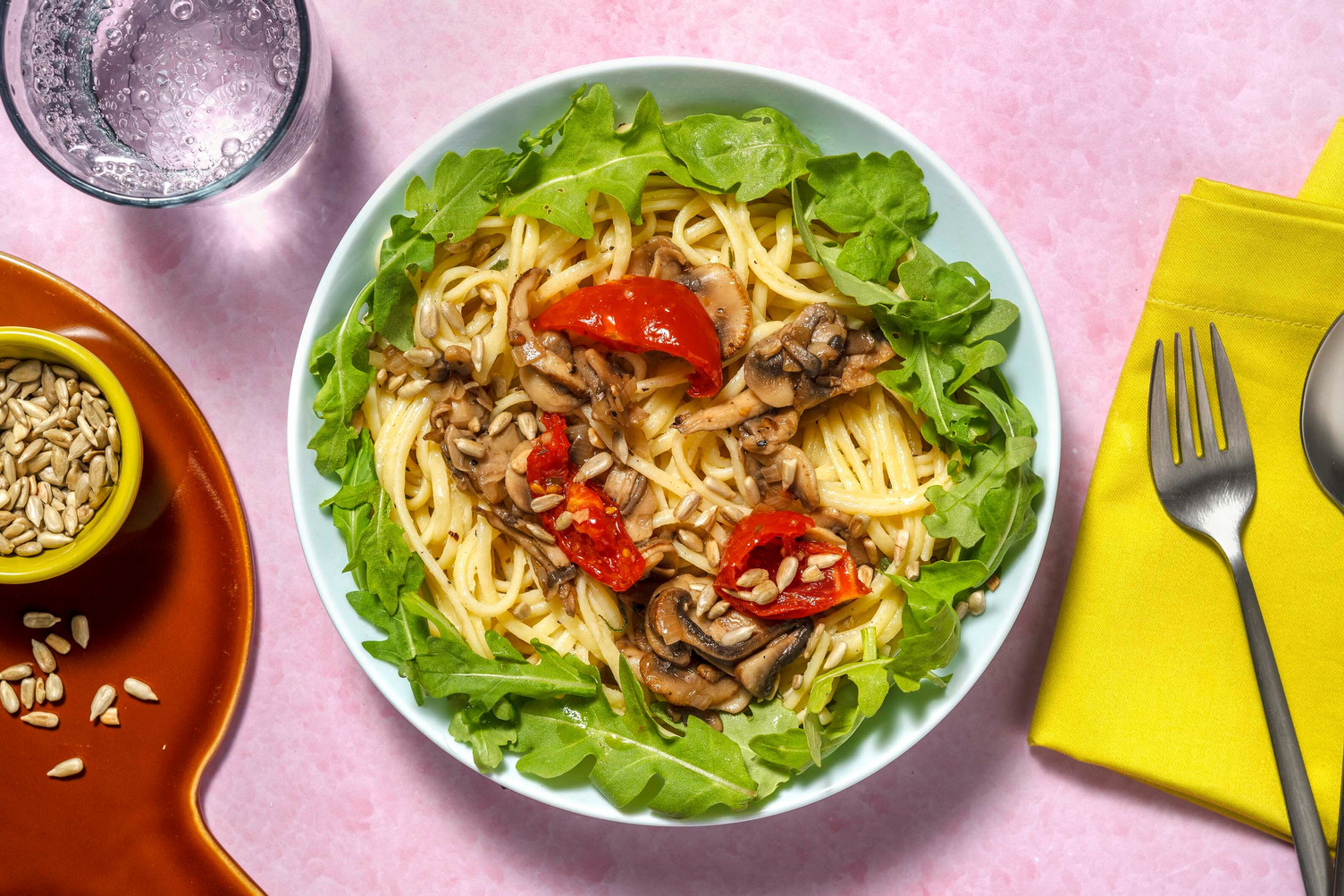 Linguine au beurre de sauge et fricassée de champignons