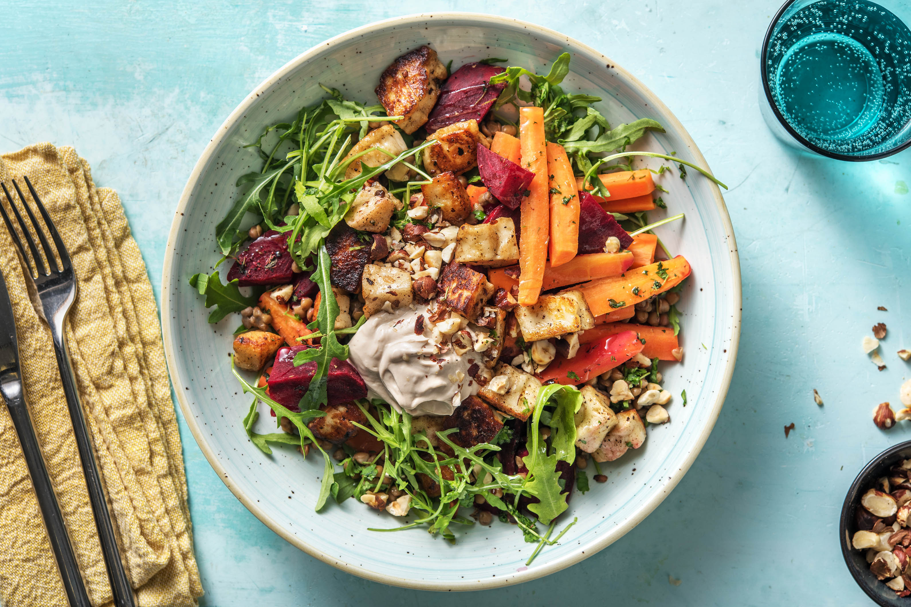 Linsensalat mit Ofengemüse und Halloumi