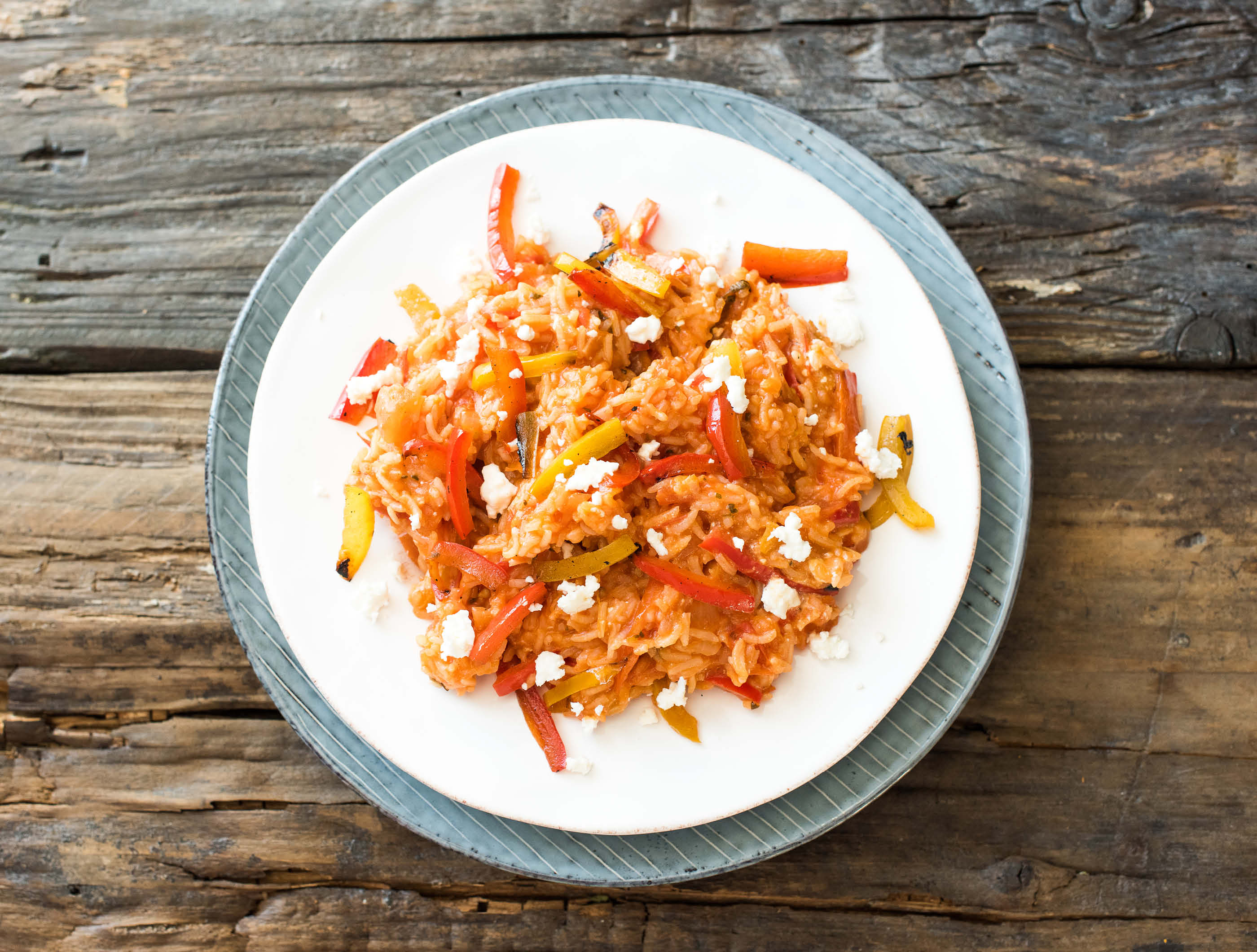 Mediterrane tomatenrijst met paprika en feta