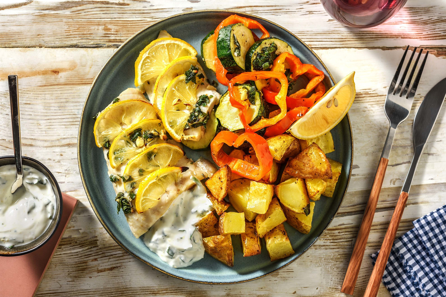 Zitroniger Fisch mit mediterranem Gemüse