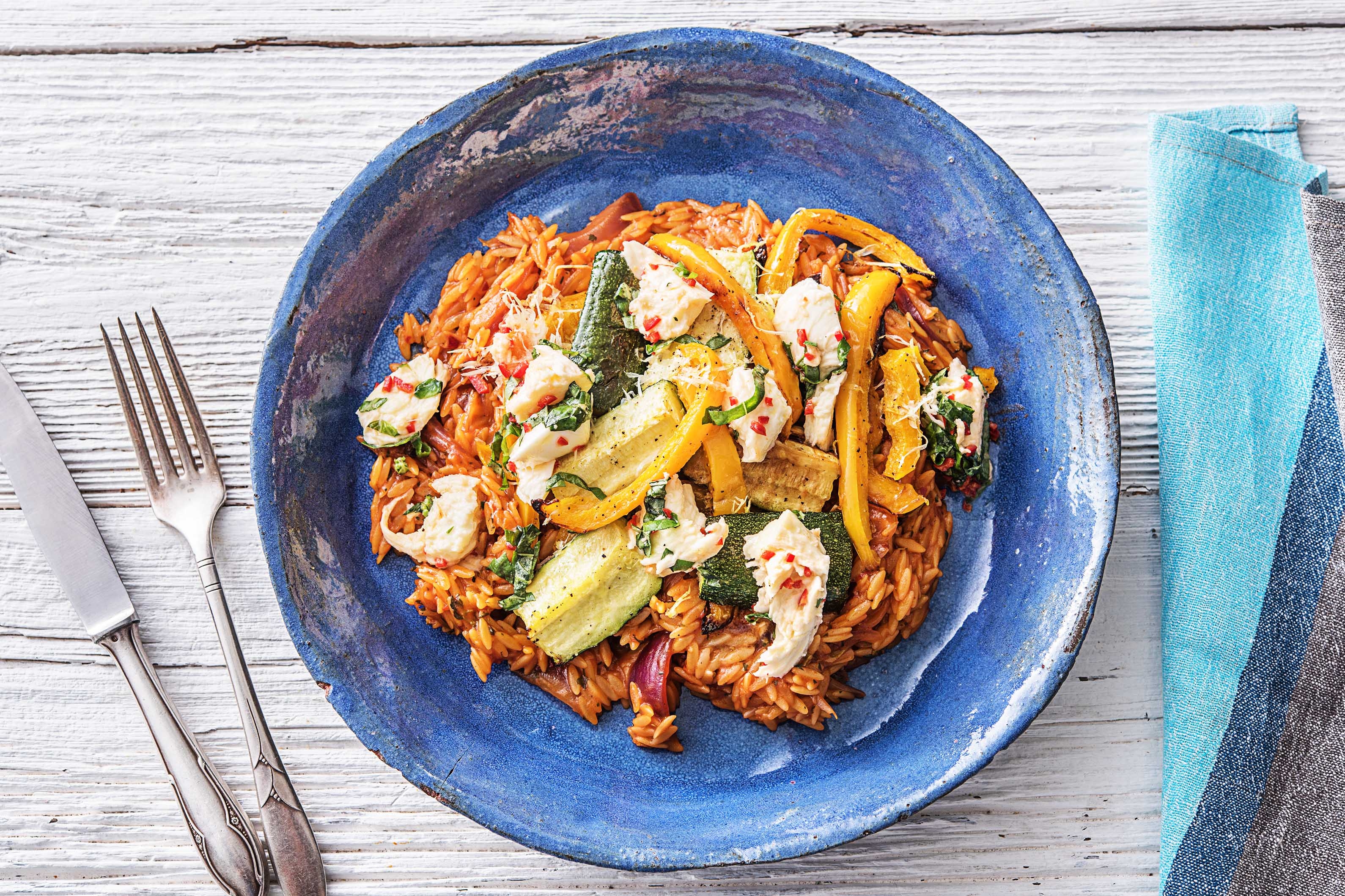 Orzo-Nudel-Risotto mit Mozzarella