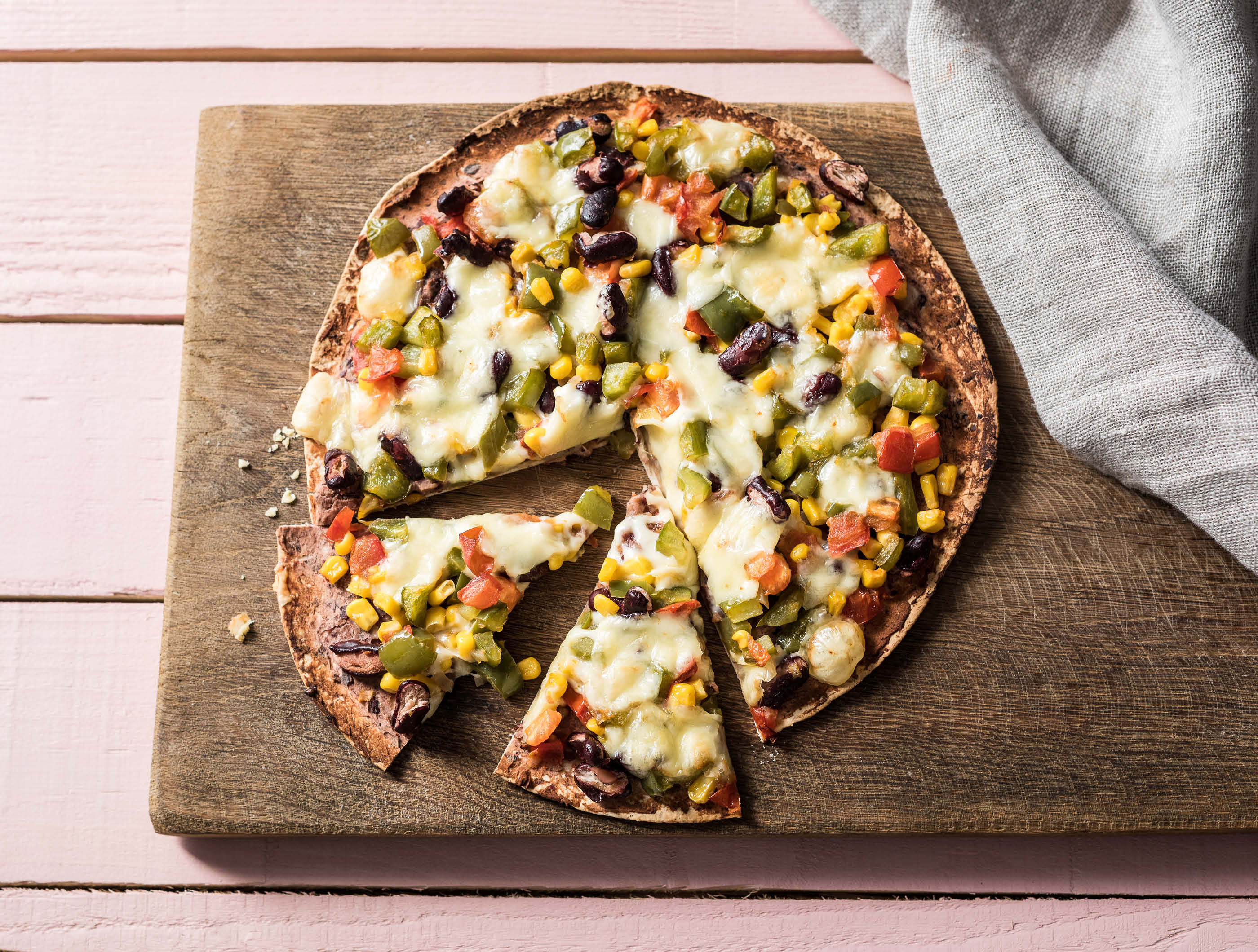 Mexicaanse tortillapizza met mole