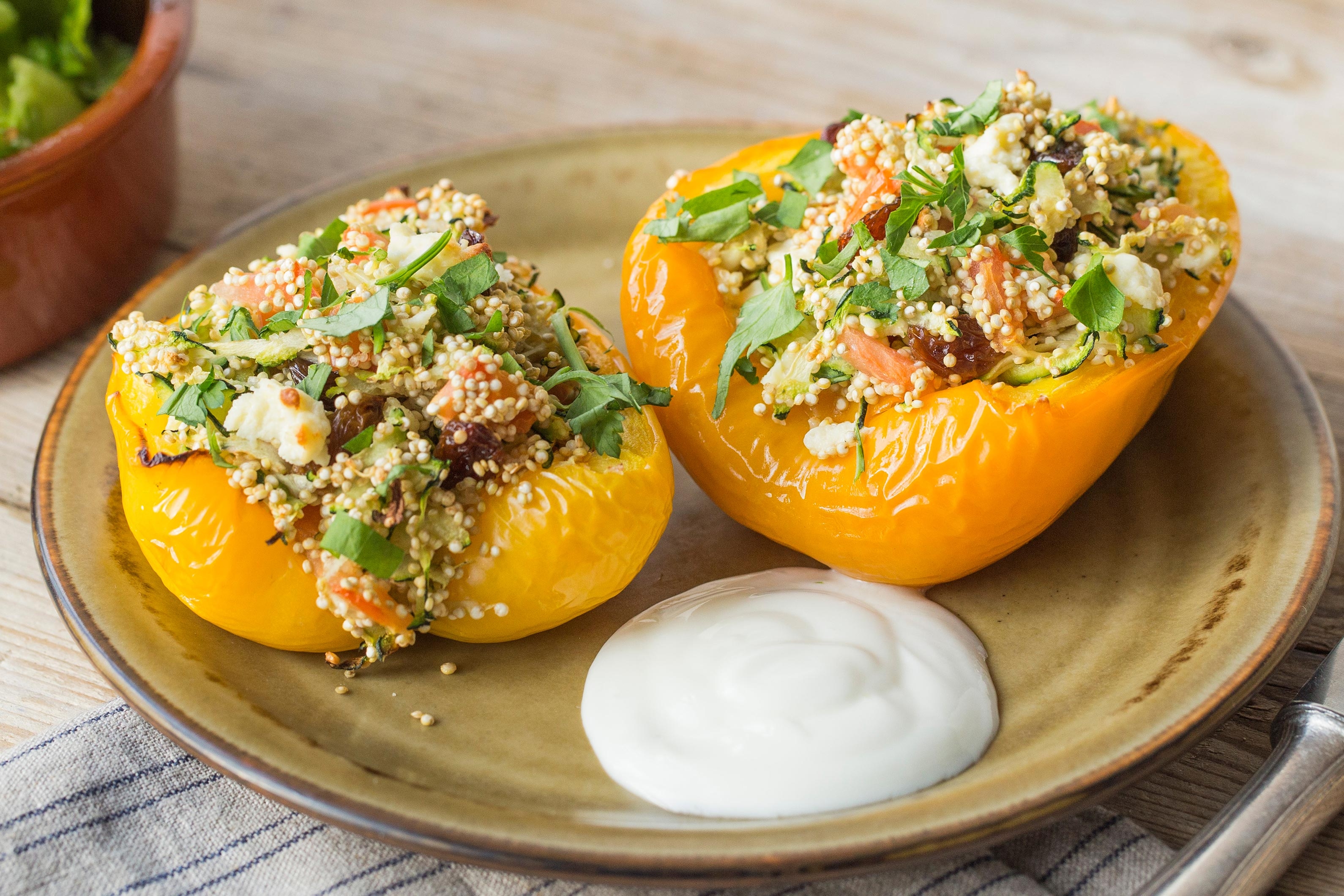 Mit Quinoa gefüllte Peperoni