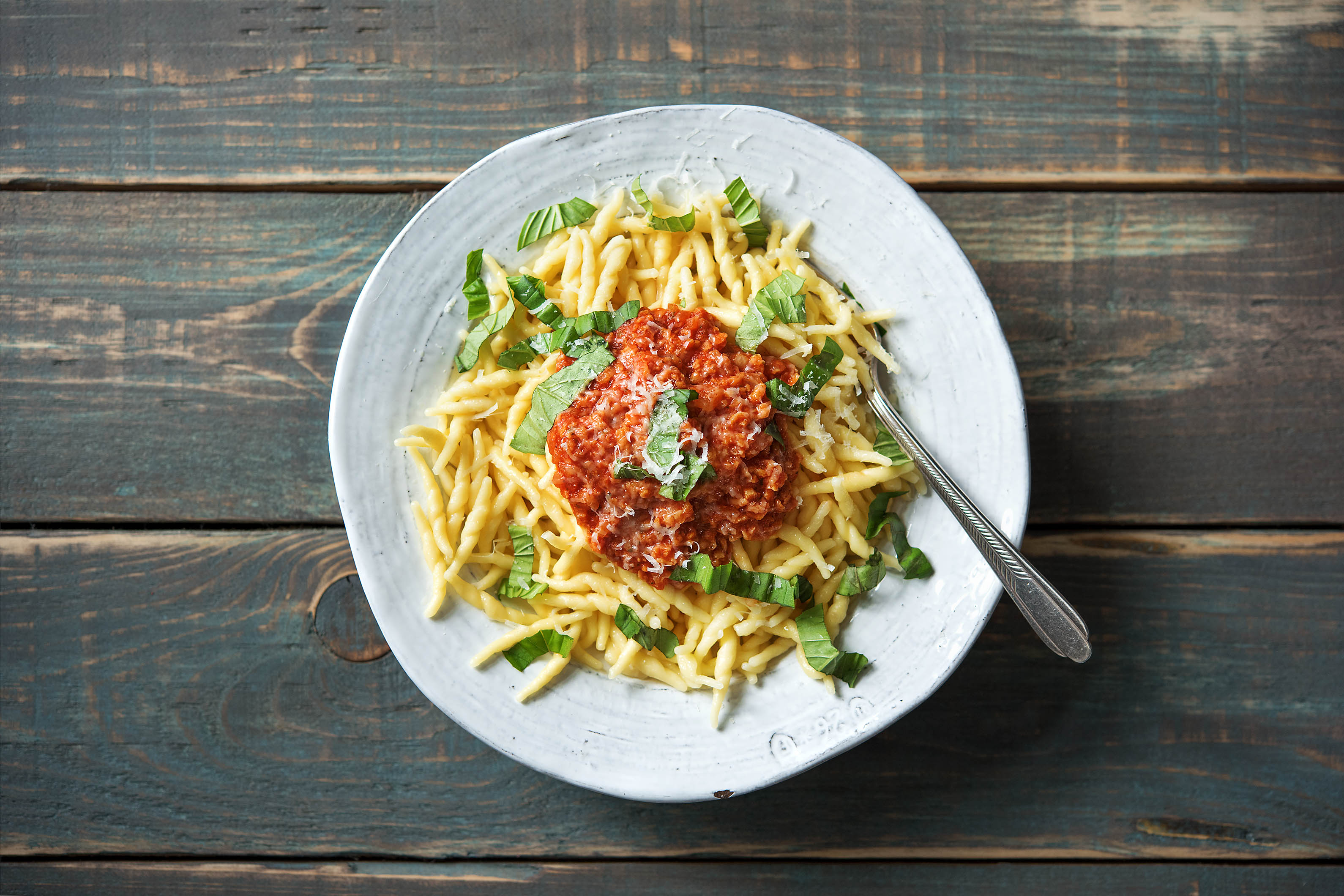 Neu interpretiert: Frische Pasta mit Veggie-Bolognese,