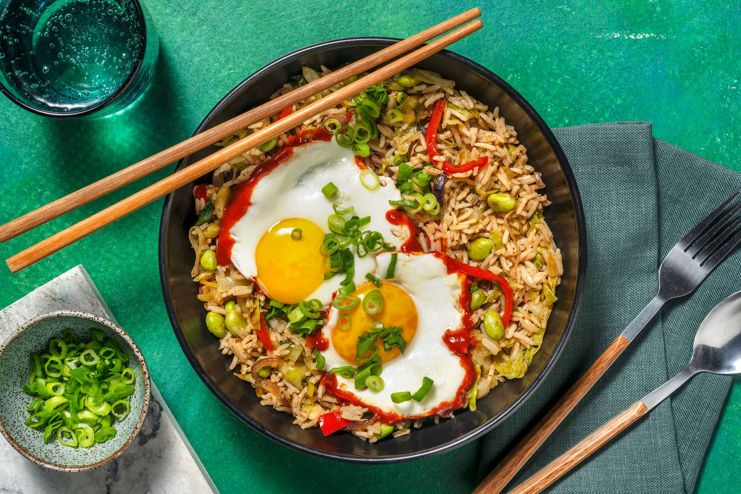 Œuf au plat relevé à la sauce kimchi