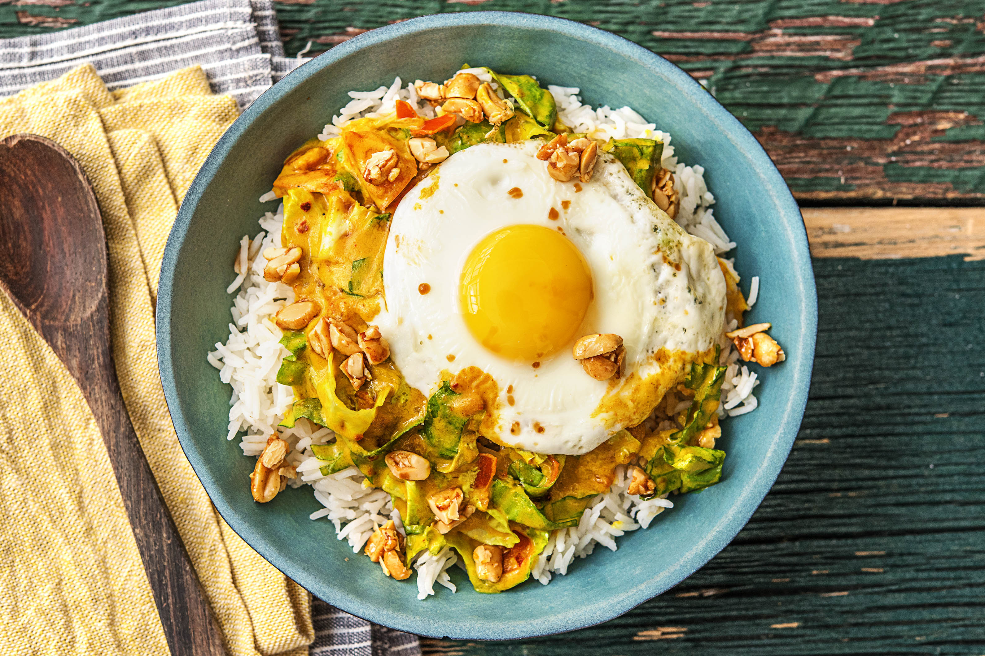 Curry de chicorée à l'orientale avec son oeuf au plat