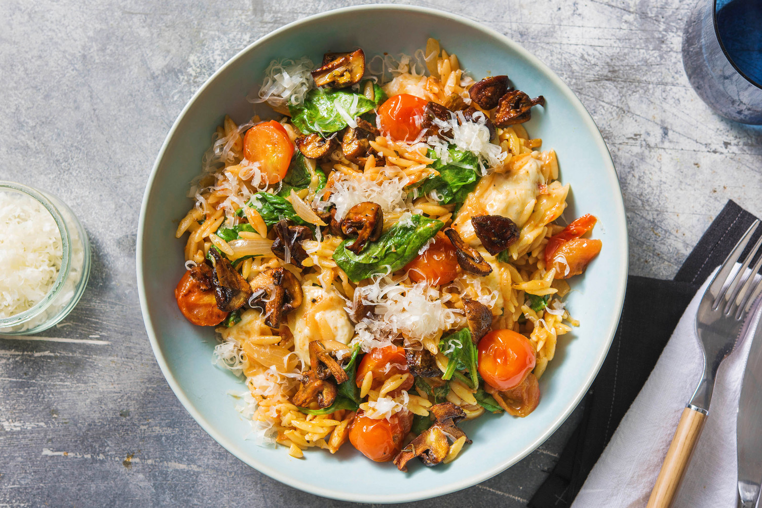 Orzo-Nudel-Risotto mit Mozzarella