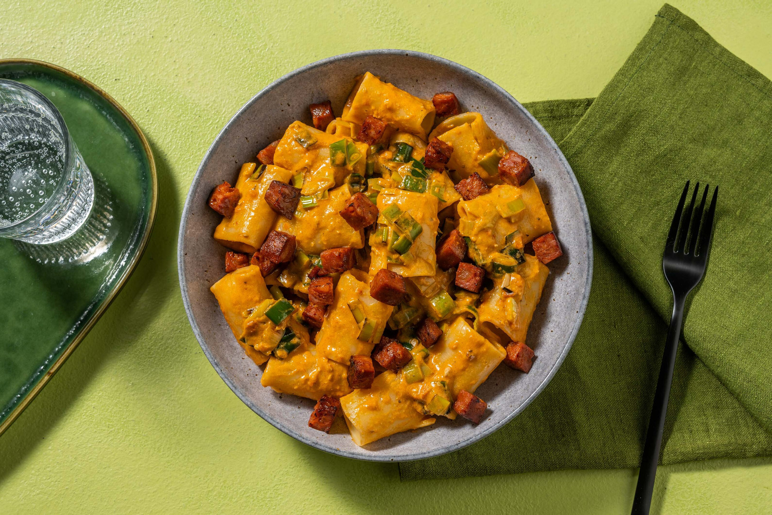 Paccheri-Pasta mit tomatiger Cremesoße