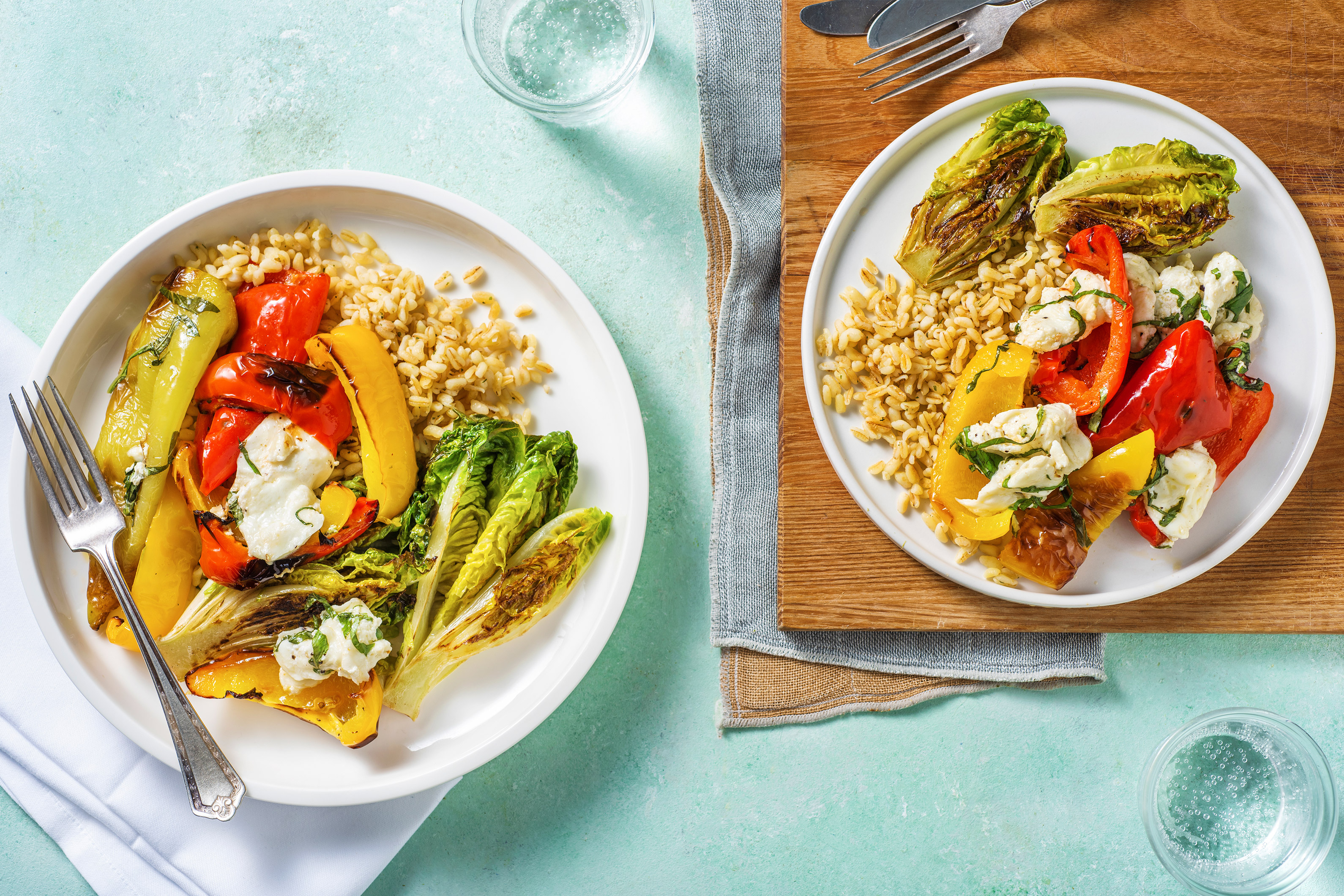 Paprika caprese met gesmoorde little gem