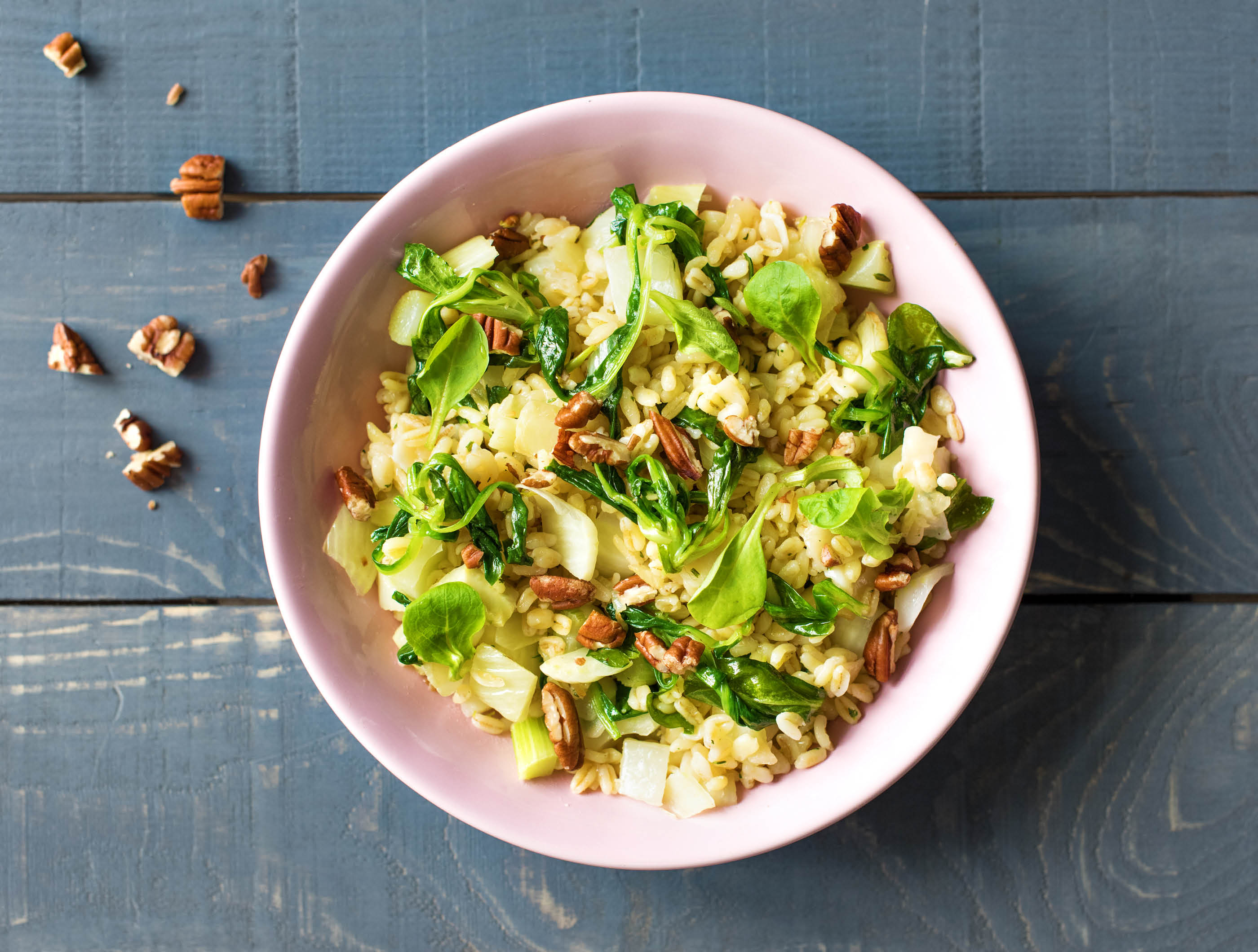 Risotto d’orge perlé au fenouil, au fromage de chèvre affiné et aux noix de pécan