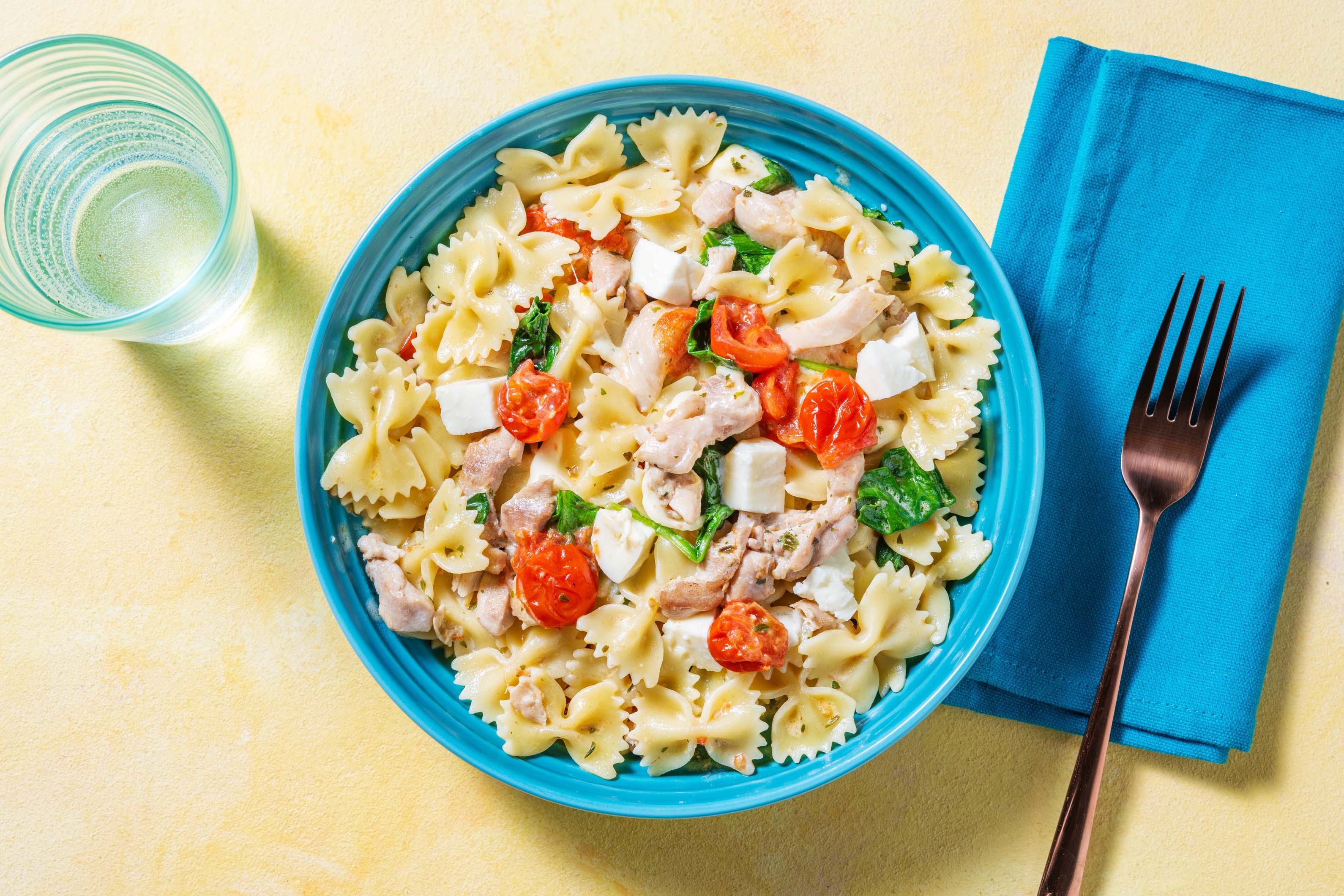 Pasta caprese et émincés de poulet