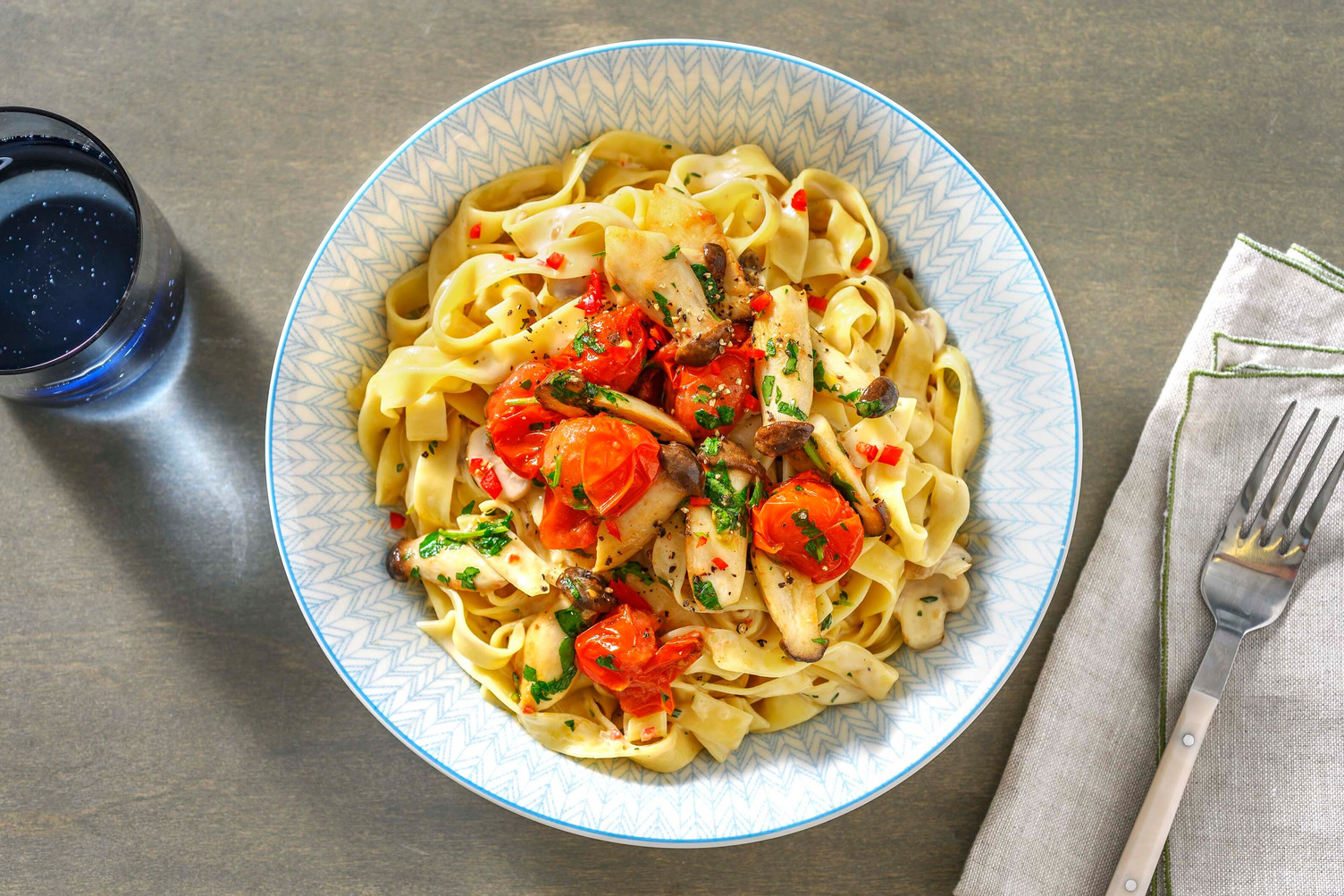 Fettuccine in Crèmesoße mit Kräuterseitlingen