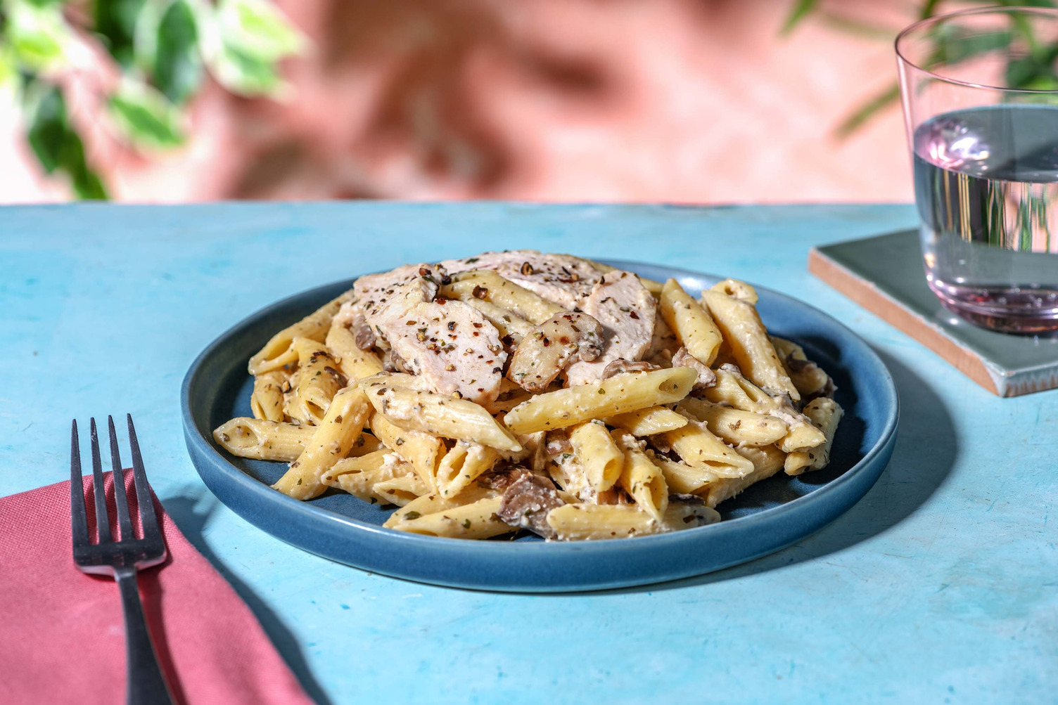 Penne au poulet et champignons