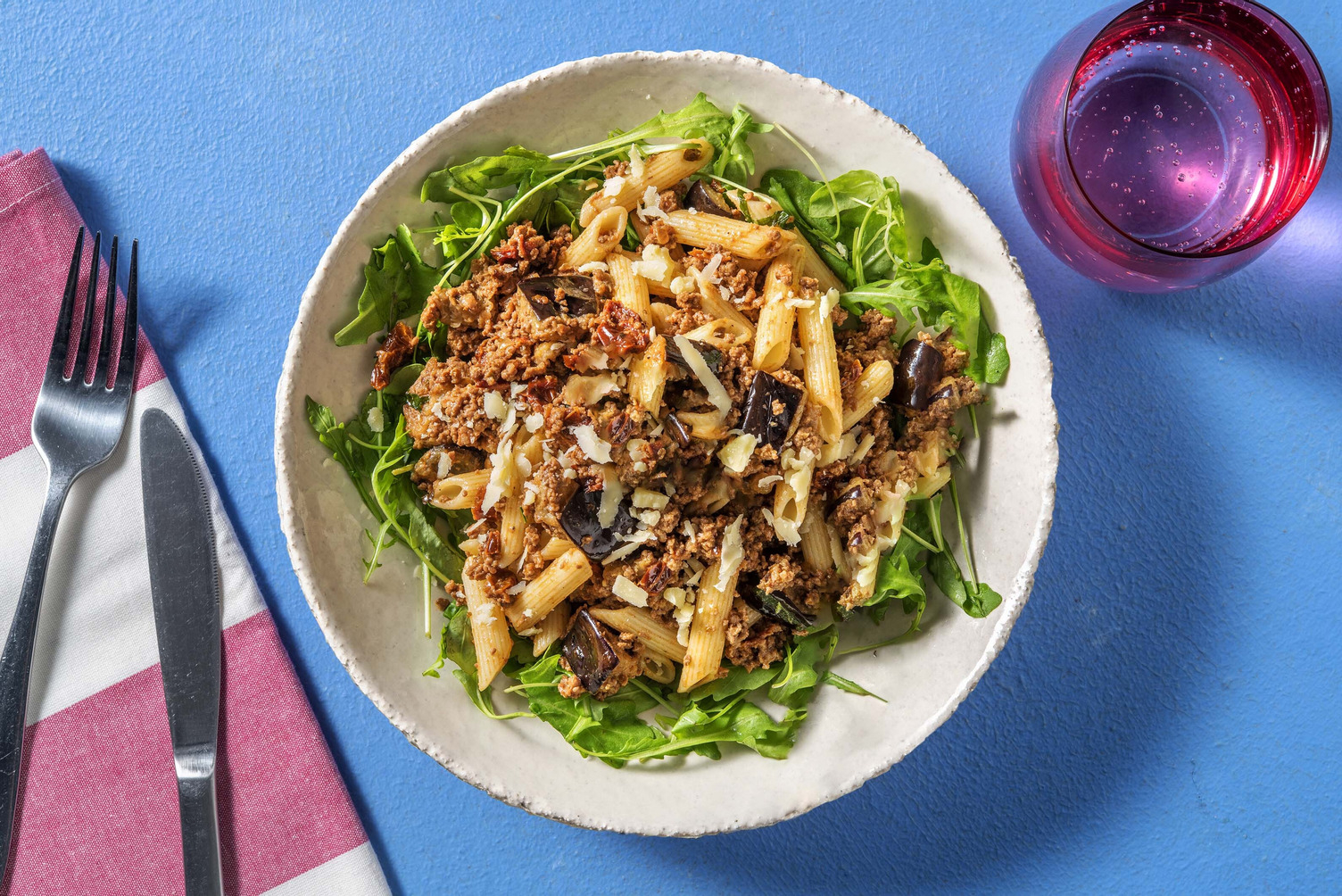 Penne met Italiaans rundergehakt in aubergine-roomsaus