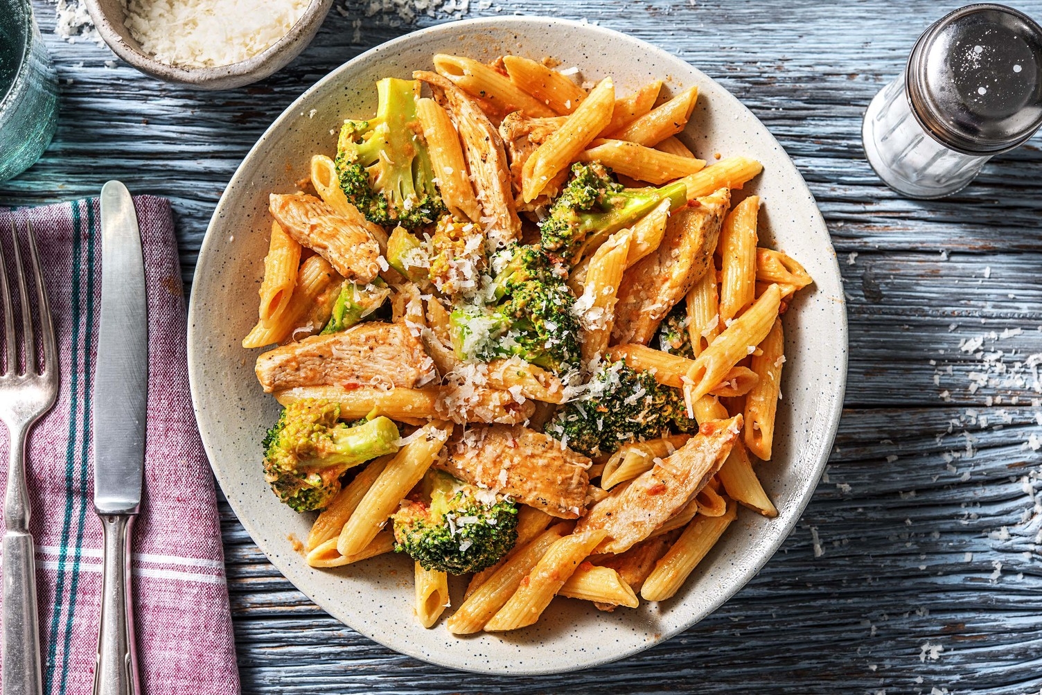 Penne mit Hähnchen und Brokkoli