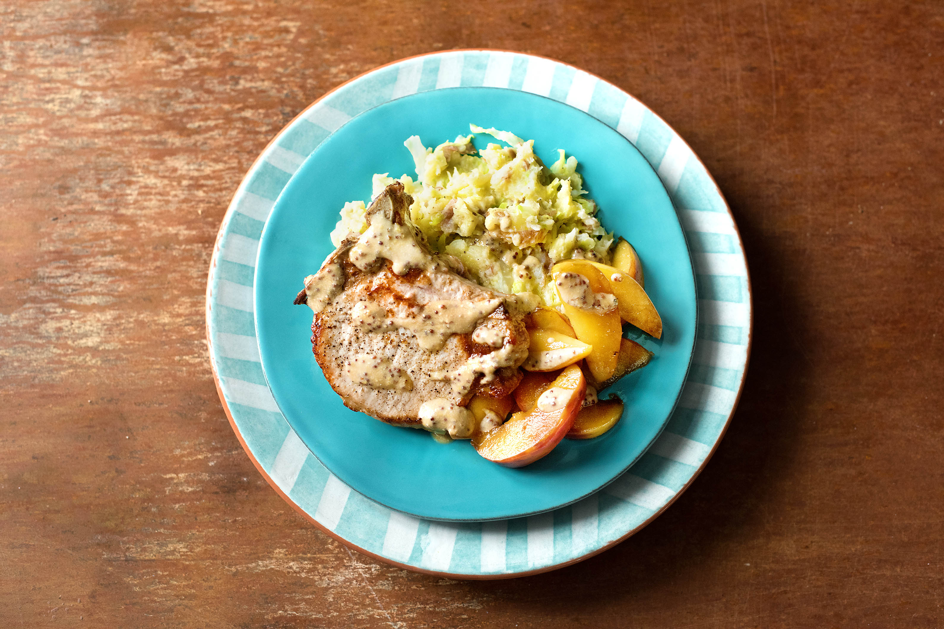 Pork Chops with Glazed Apples