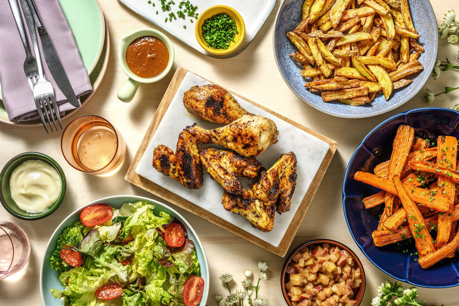 Kip met huisgemaakte appelmoes en pindasaus