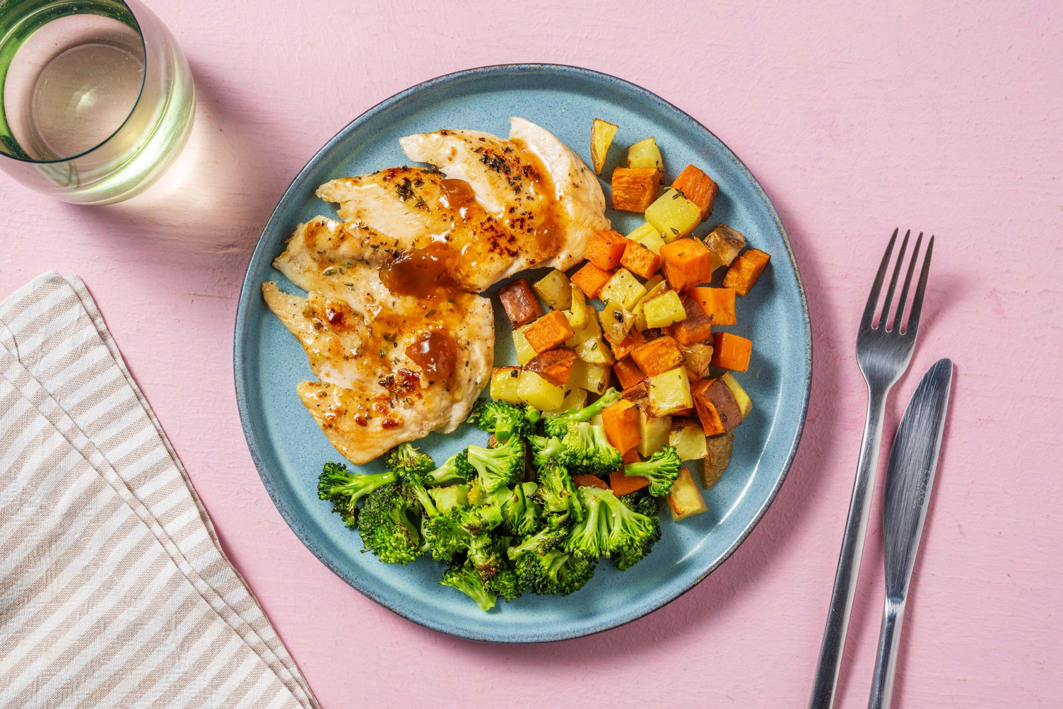 Poulet grillé dans une sauce aux figues