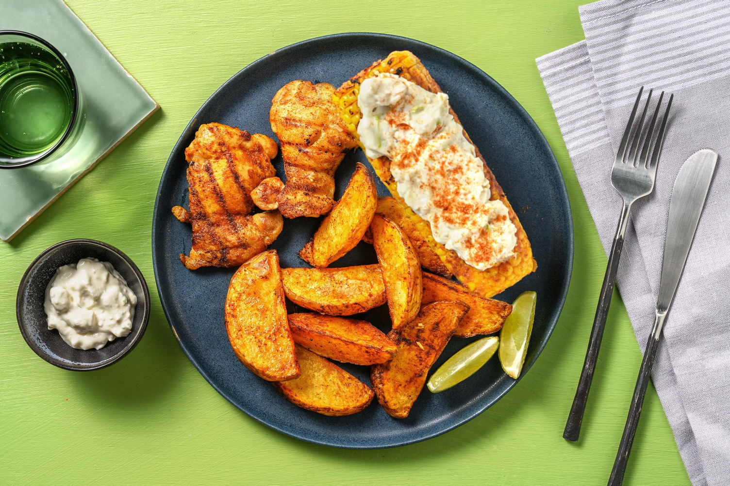 Poulet grillé et épis de maïs à la mexicaine