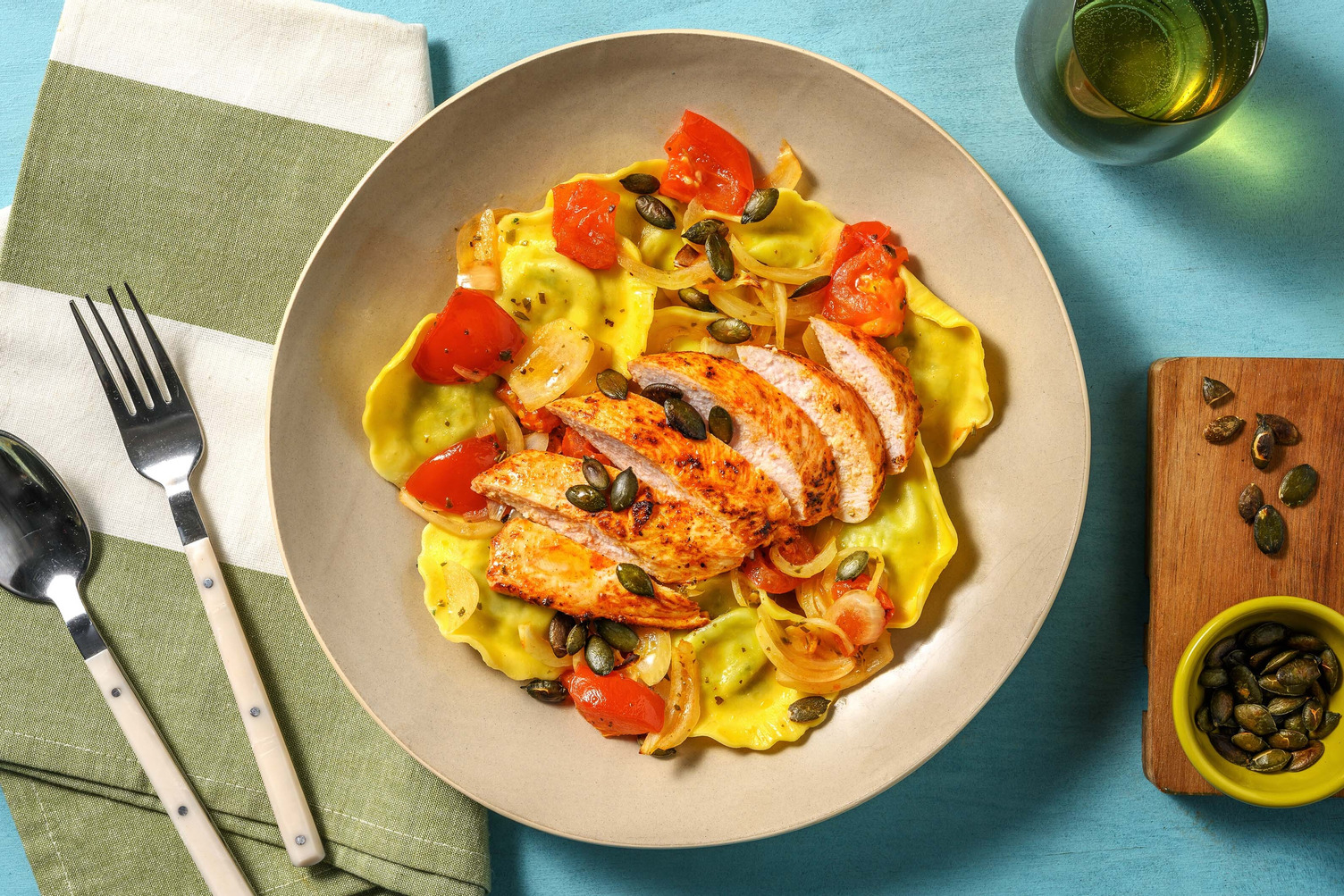 Pouletbrust auf Ricotta-Spinat-Tortelli