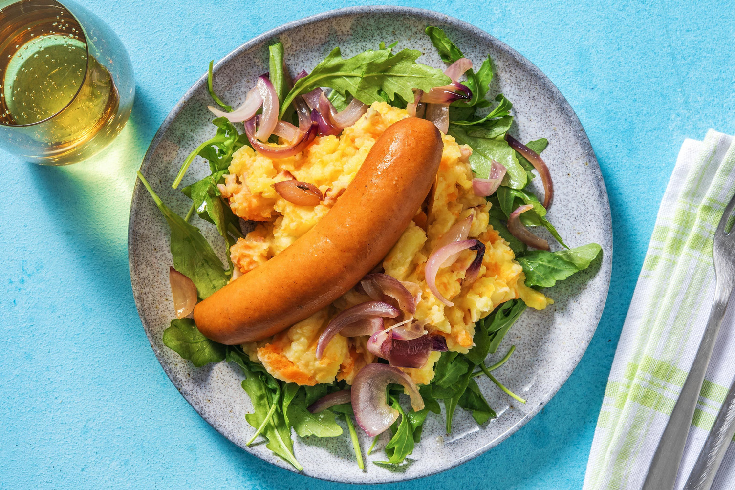 NL: Zoete hutspot met rookworst en spekjes BE: Zoete stoemp met rookworst en spekjes