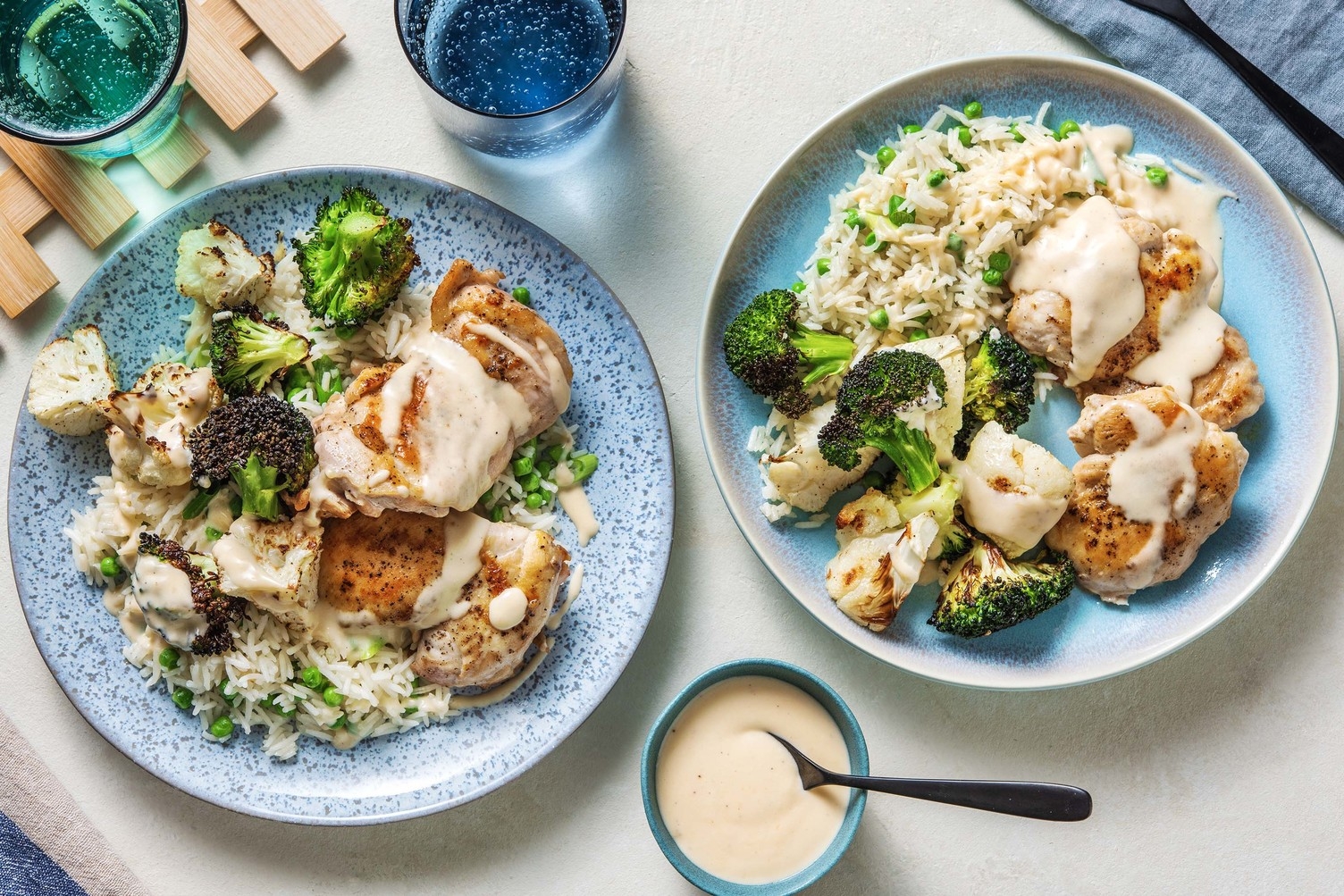 Poulet rétro et sauce au fromage