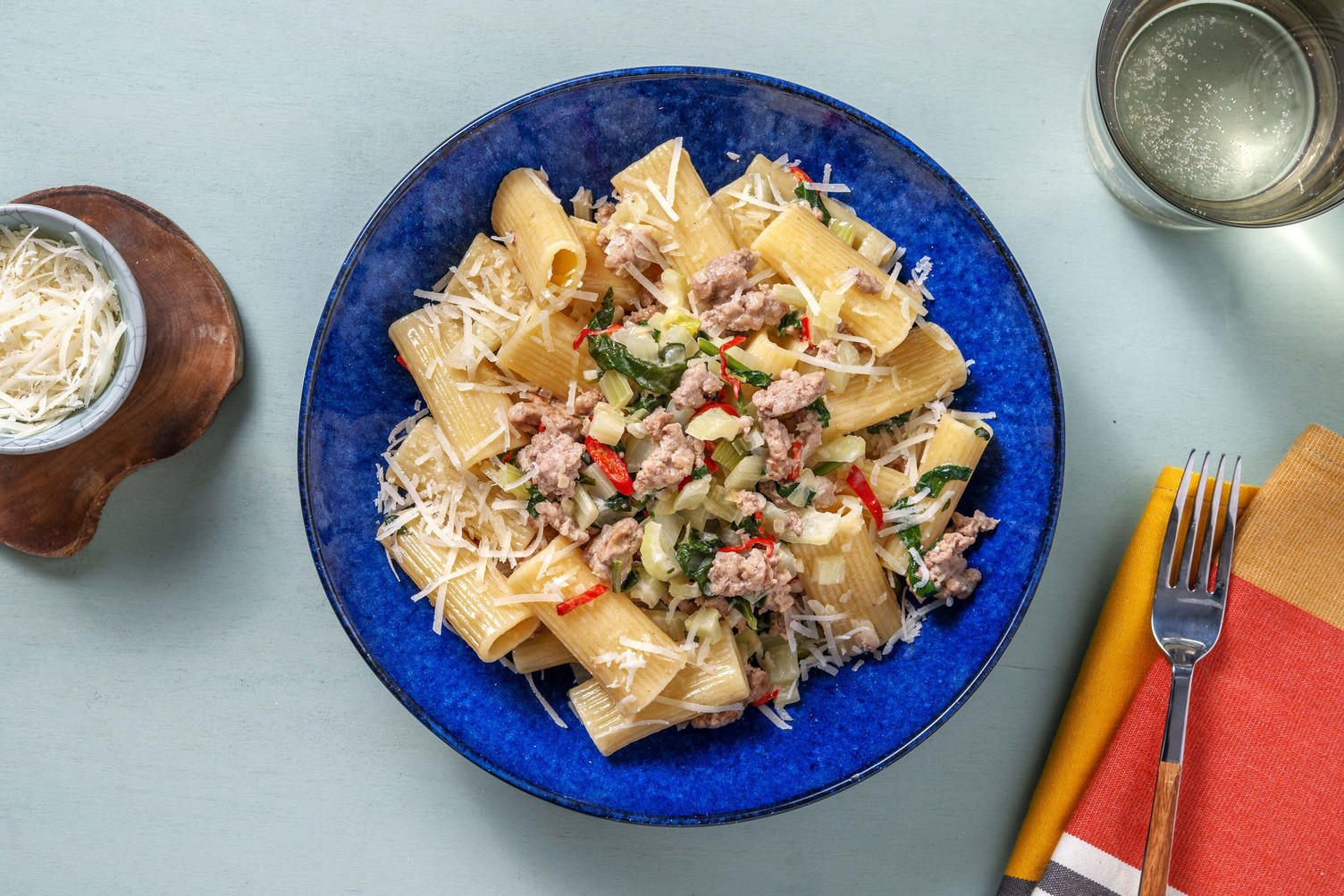 Rigatoni crémeuses au poulet haché assaisonné et épinards