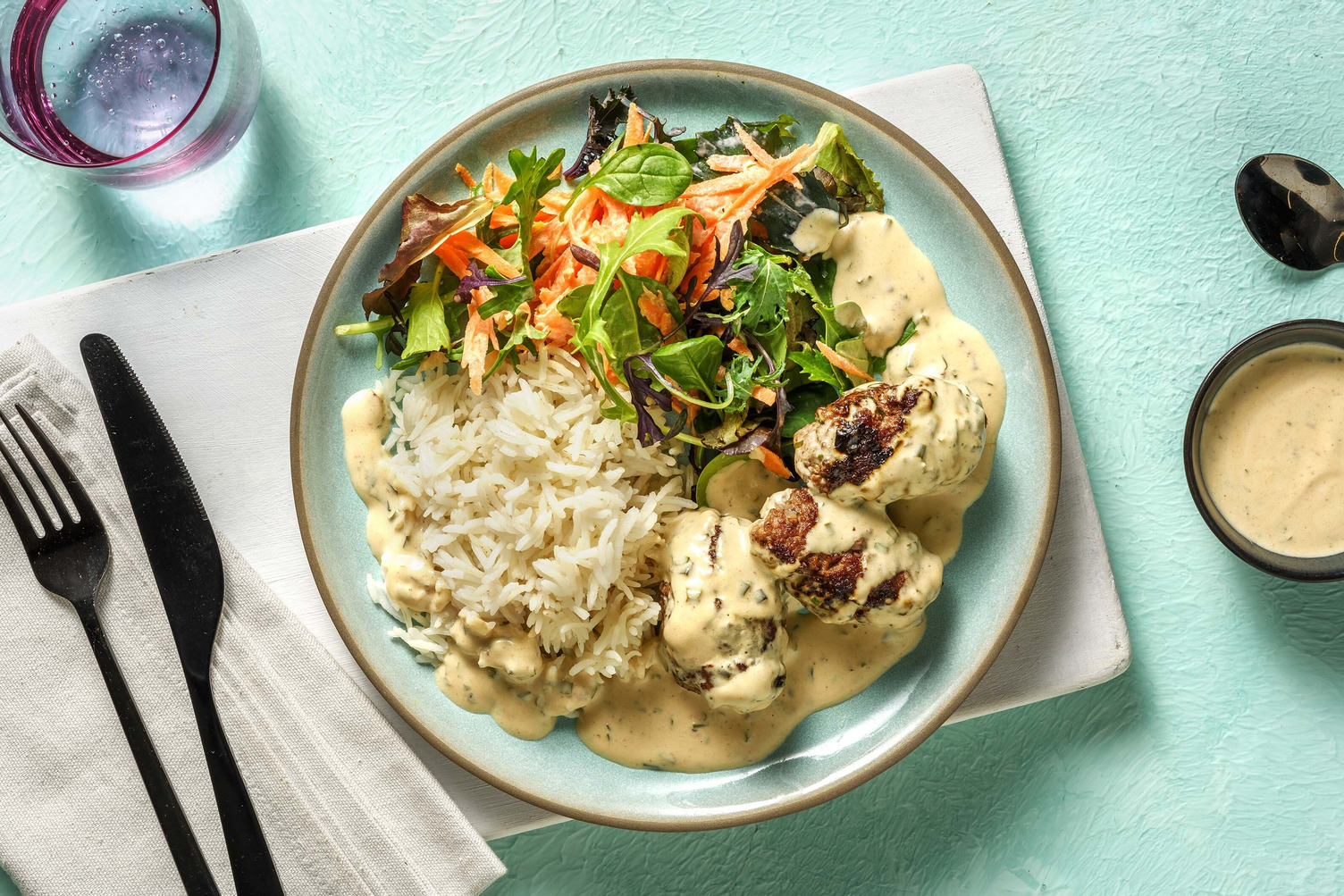 Rinderhack-Röllchen in Kräuter-Frischkäse-Sauce