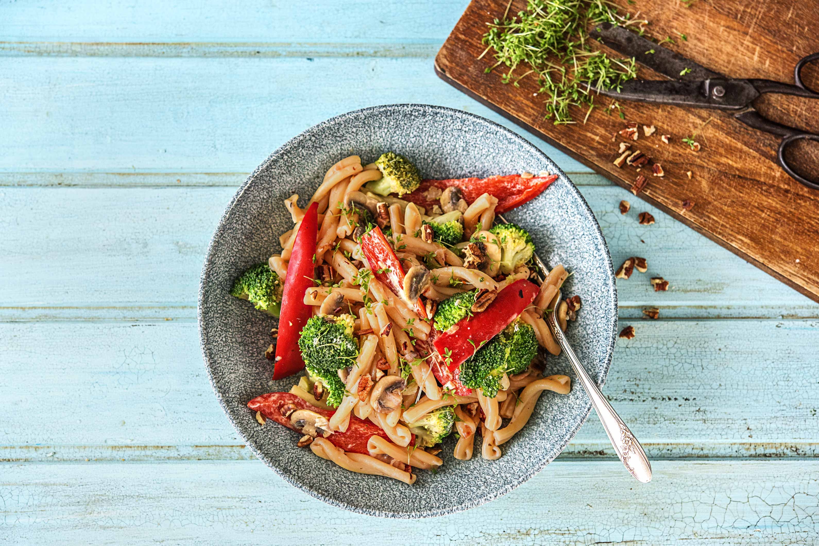 Romige caserecce met geroosterde pecannoten