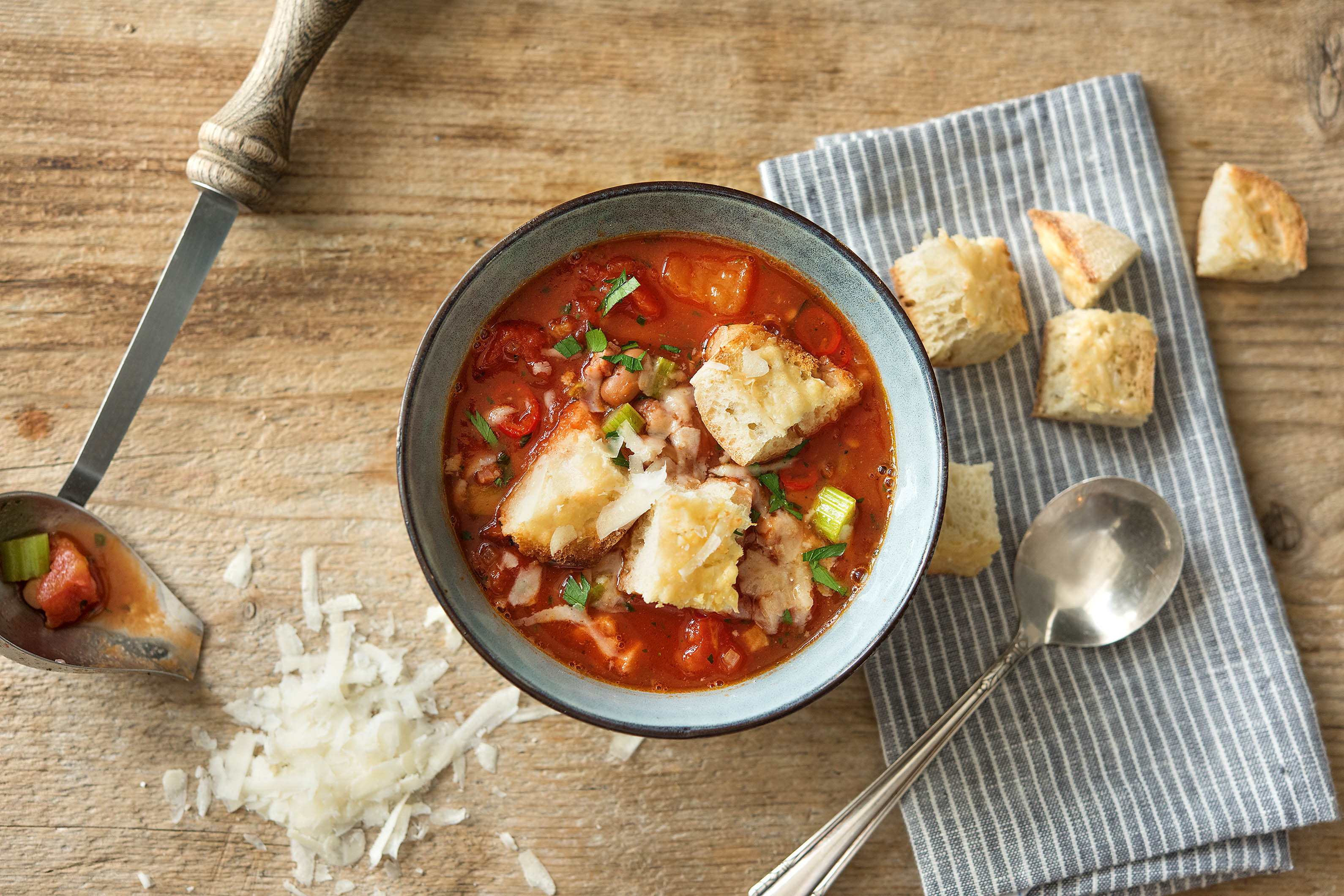 Rustikaler Gemüseeintopf mit Bacon