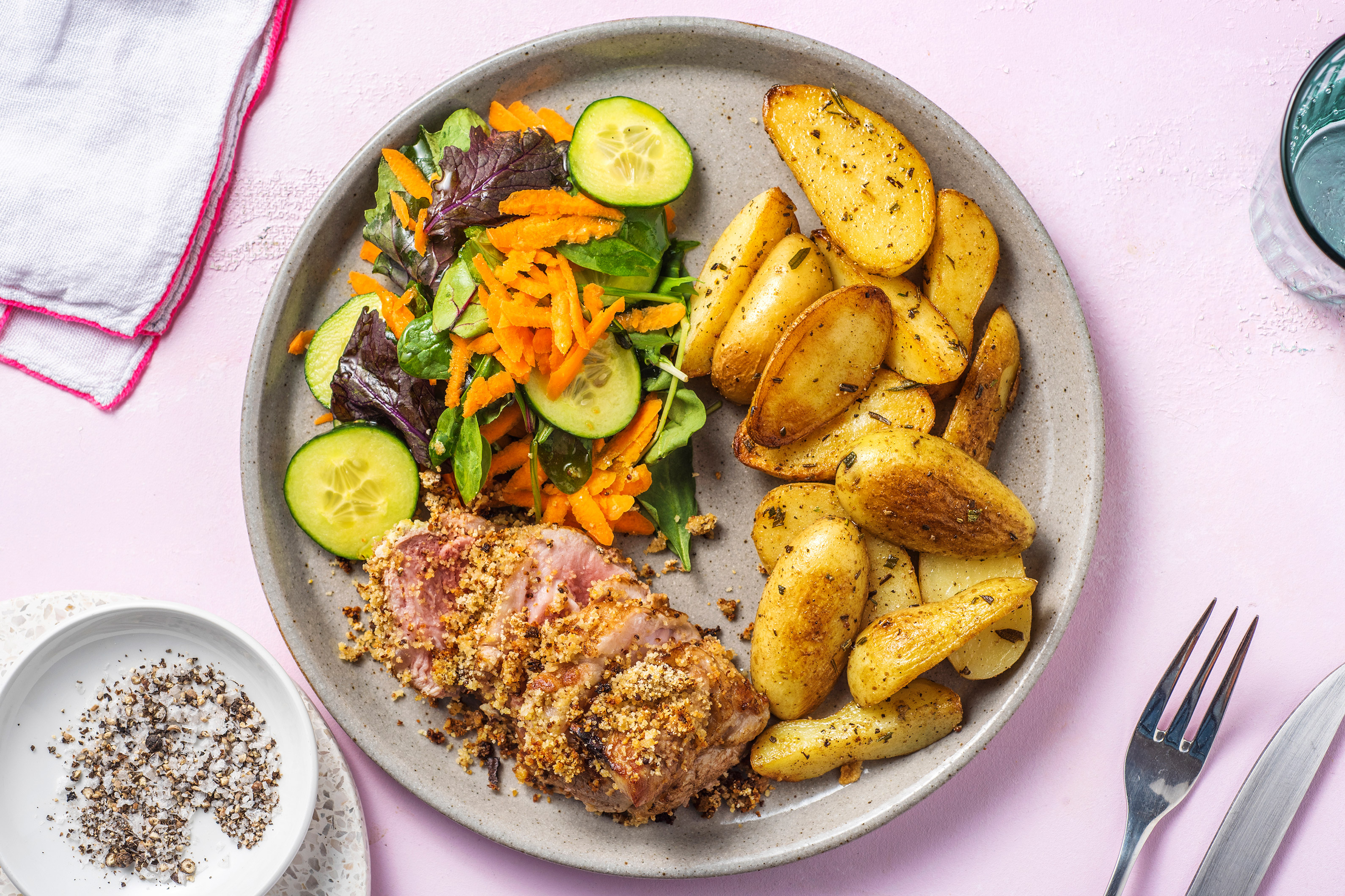 Saftiges Schweinefilet mit Senfbröseln