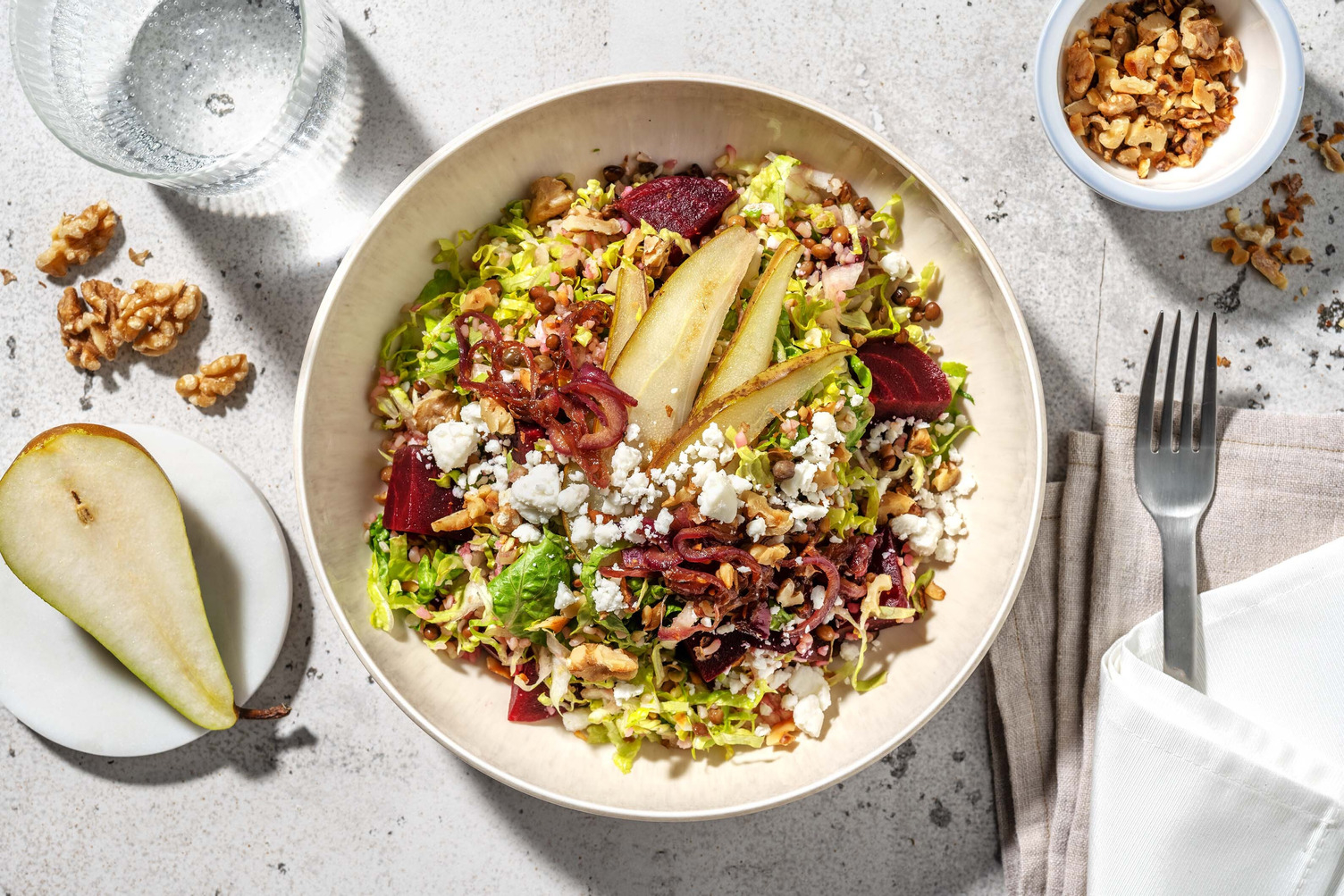 Freekeh-linzensalade met rode biet en geitenkaas